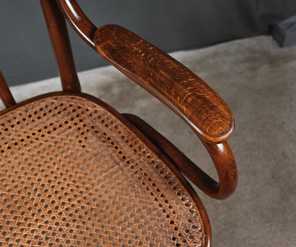 Curved beech bench, stamped J&J Kohn – Early 20th century