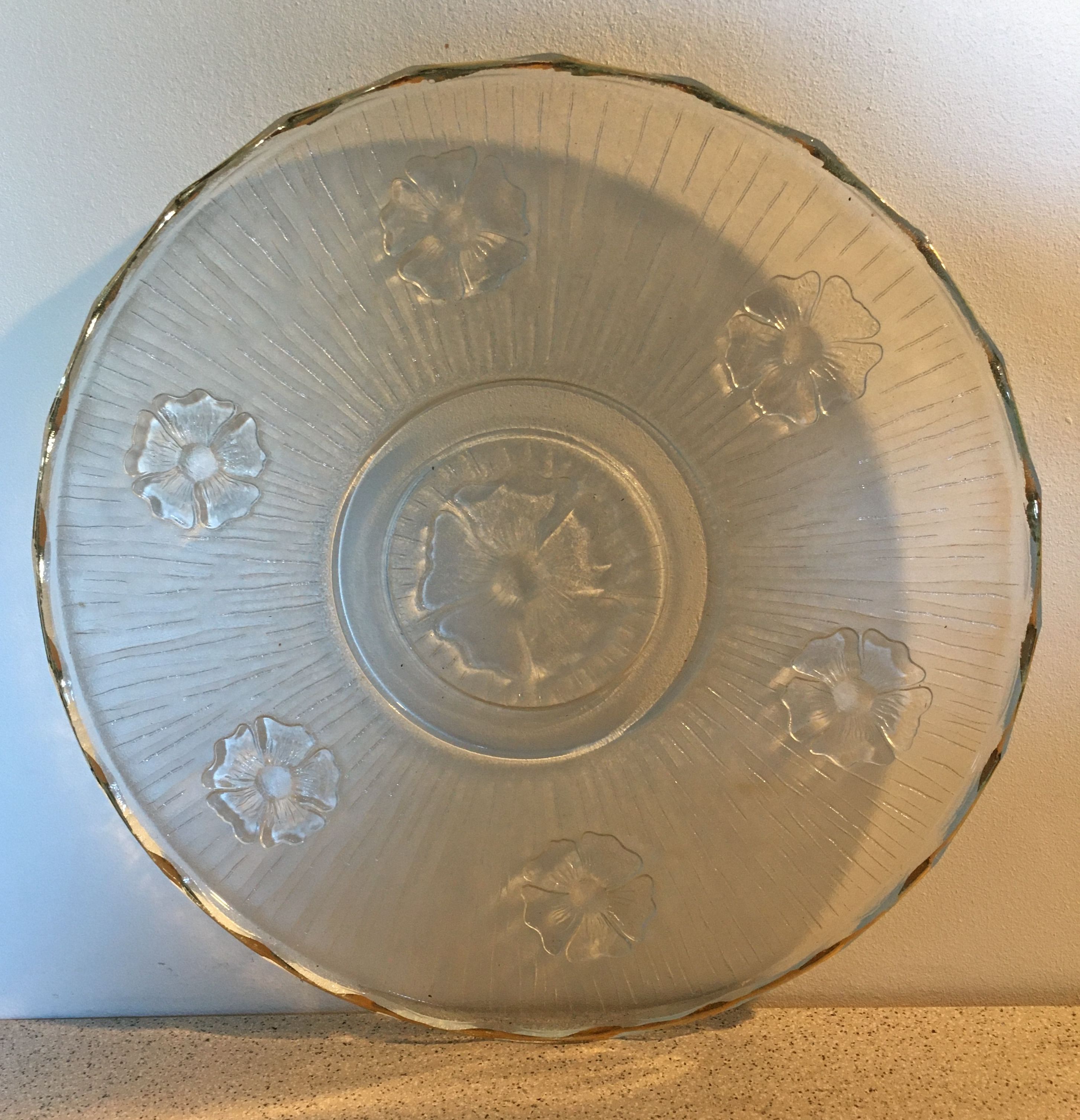 Round glass fruit dish