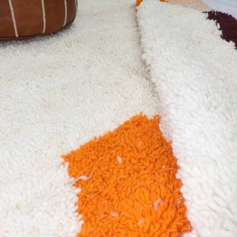 Handmade wool rug, size 200 x 300 cm