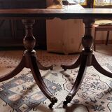 English extending table (included) & lion paw legs, seats 6 to 8.