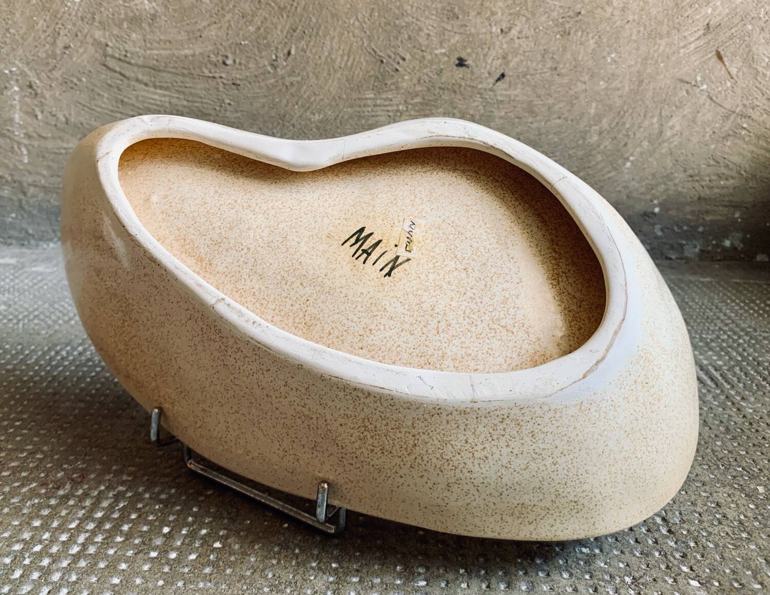 Vases and ceramic bowls, 1960-70