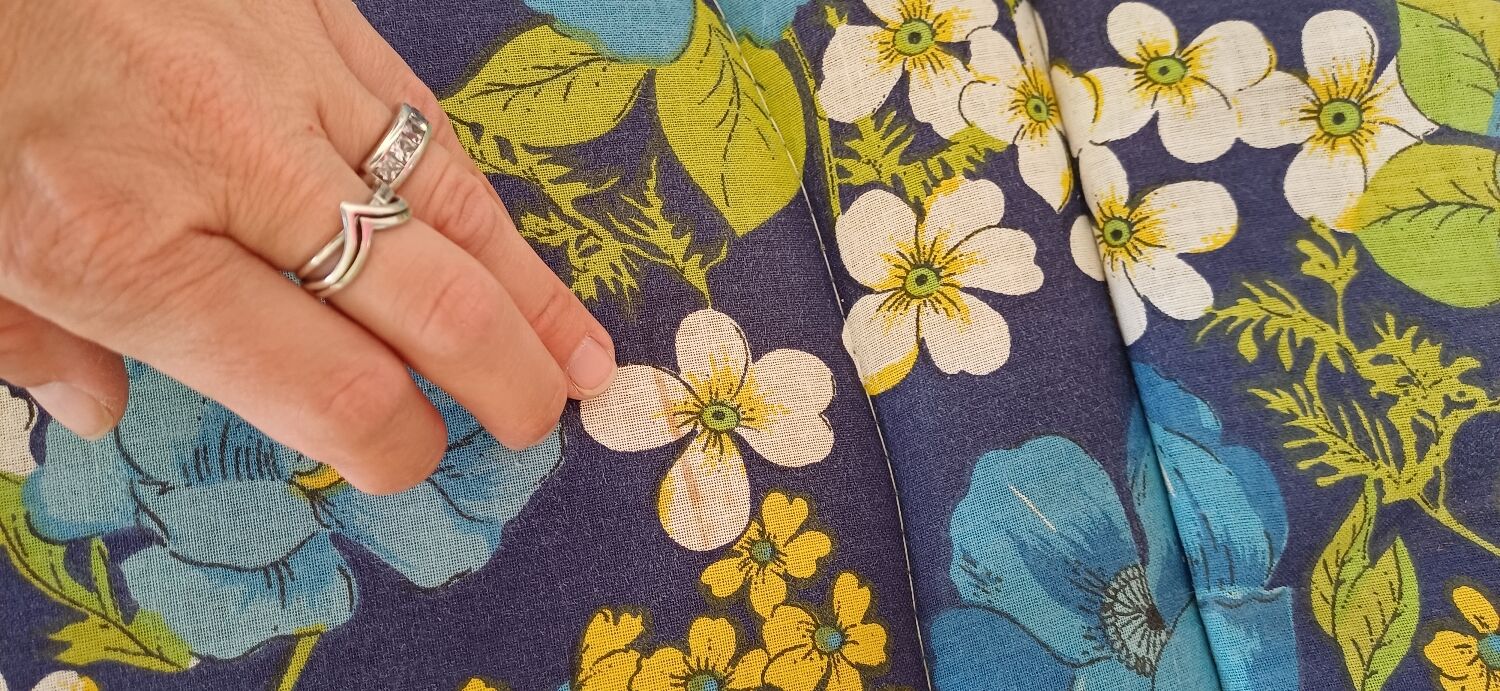 60s/70s chaise longue with floral fabric