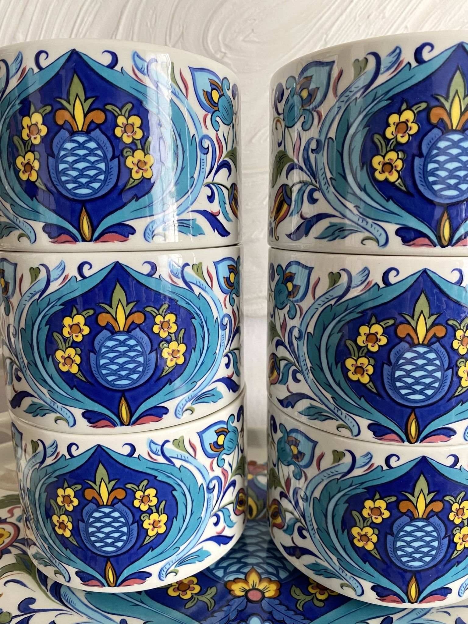 Villeroy and Boch Izmir model large cup breakfast set