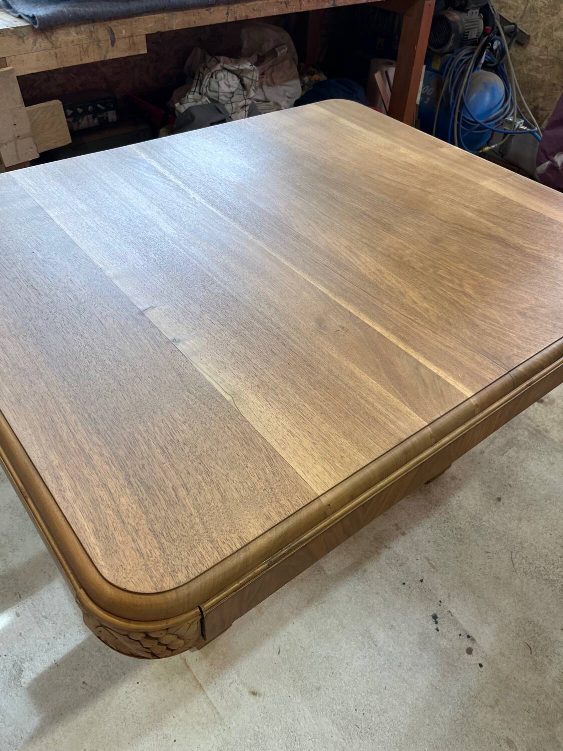 Art Deco table with extensions.