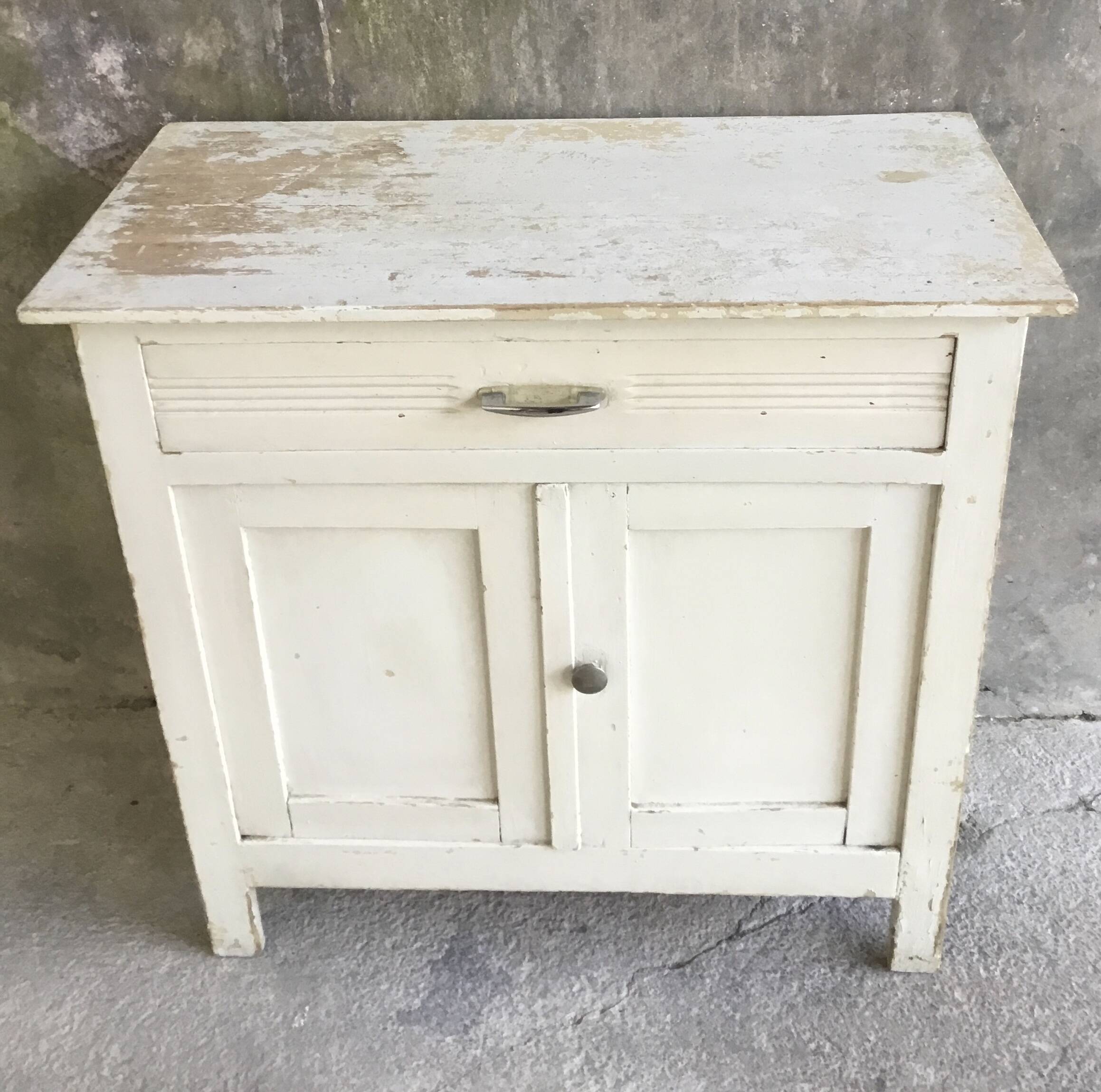 Parisian white buffet in its own juice - 1950