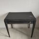 Bureau avec moulures, ancienne patine