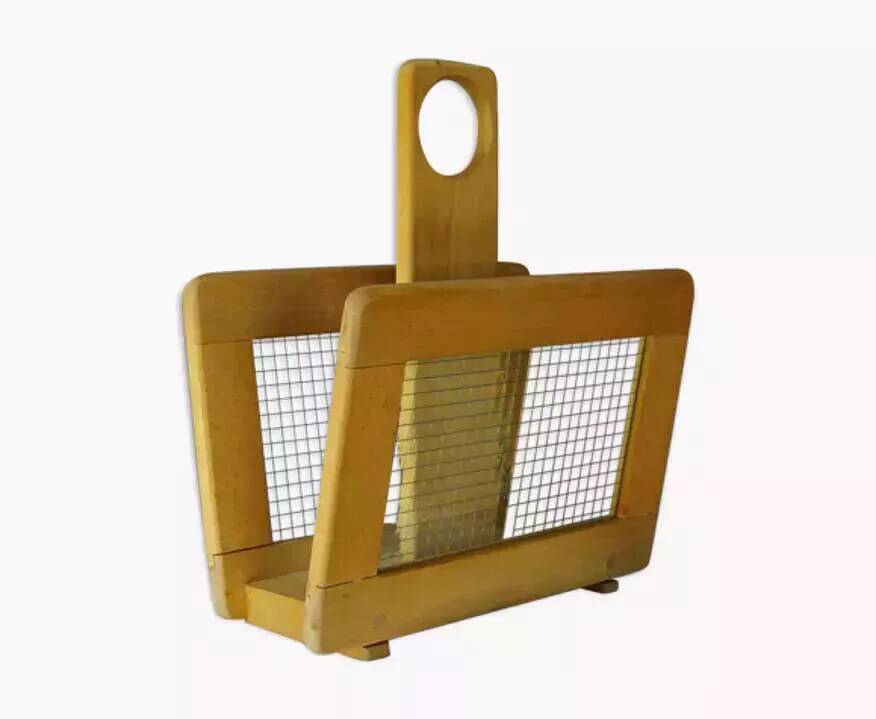 Porte-revues en bois et verre