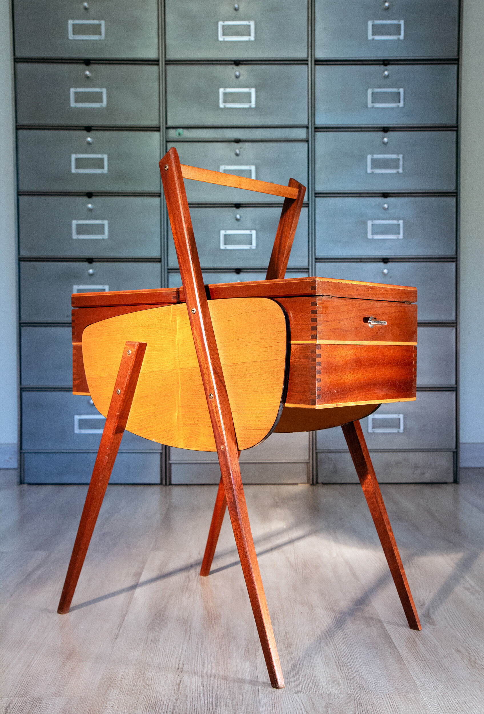Worker, book box, compass feet, year 50-60
