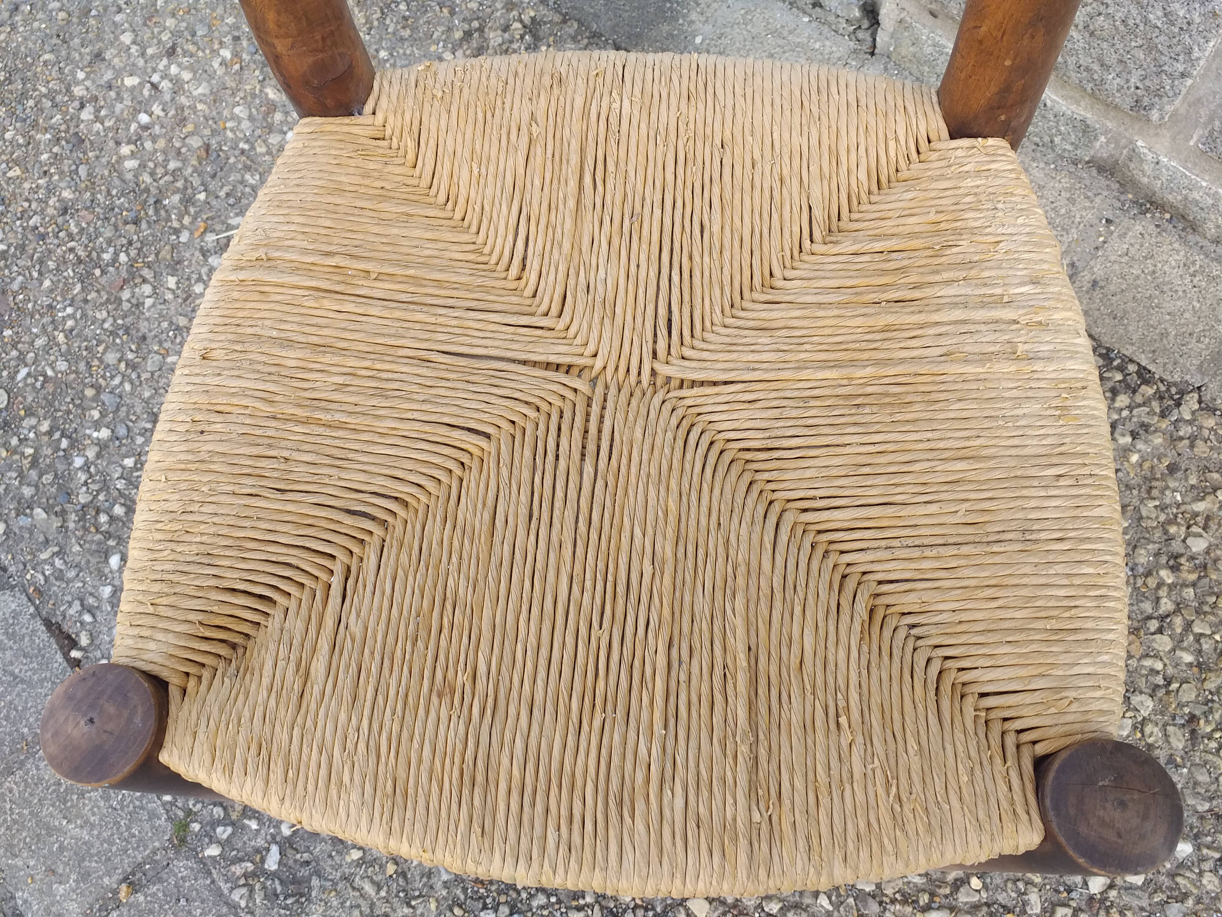 Straw mountain chair
