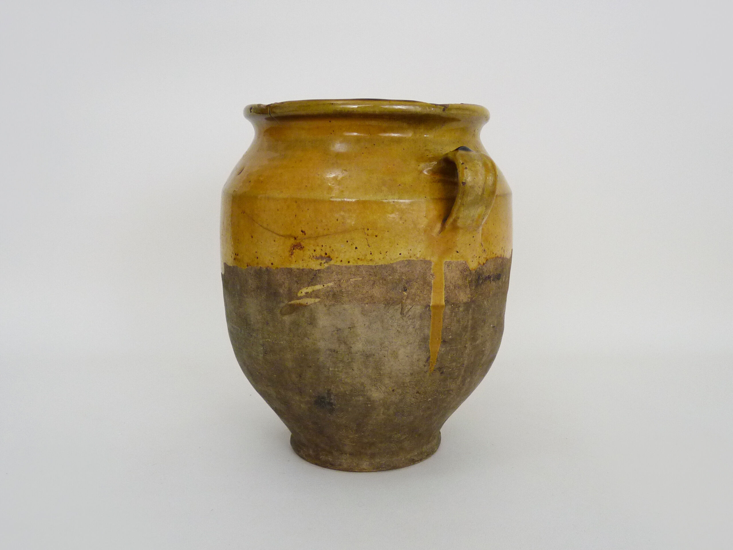 Varnished yellow confit pot, south-west of France. Conservation jar. Pyrenees XIXth