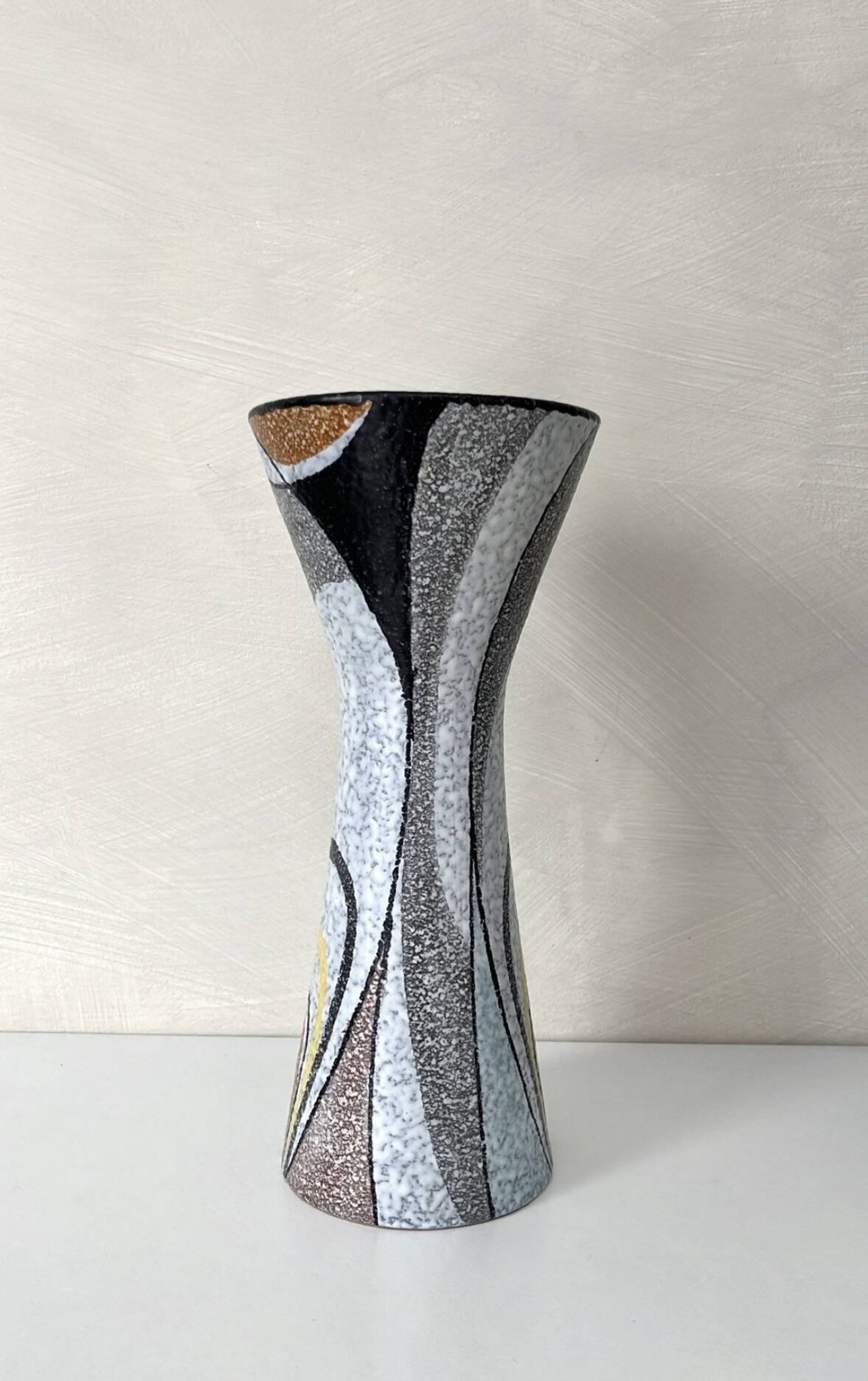 Ceramic vase Rumba, Flora Gouda Holland, 1960s