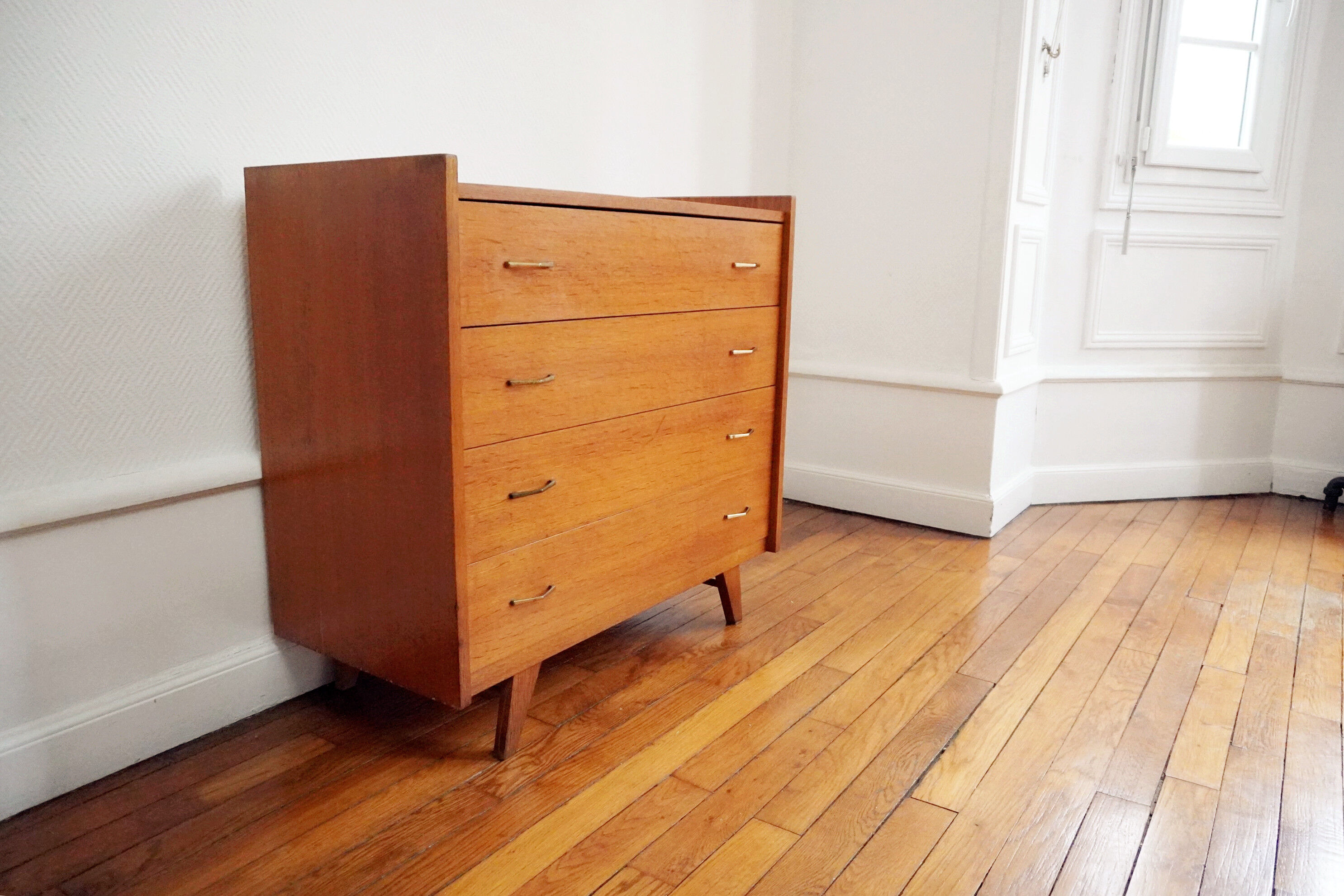 Commodity vintage feet compass