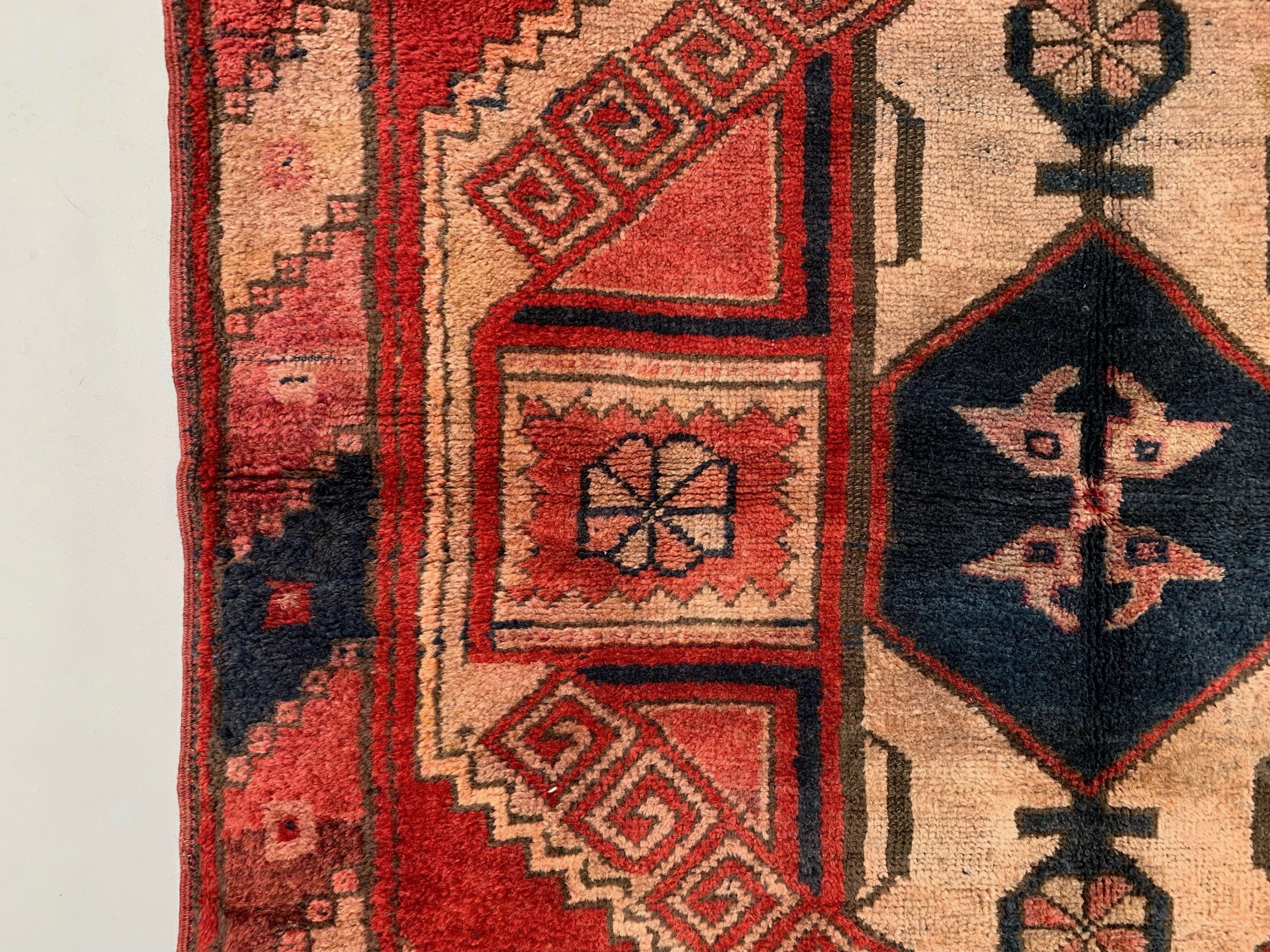 Vintage western turkish rug oriental 115x124 cm