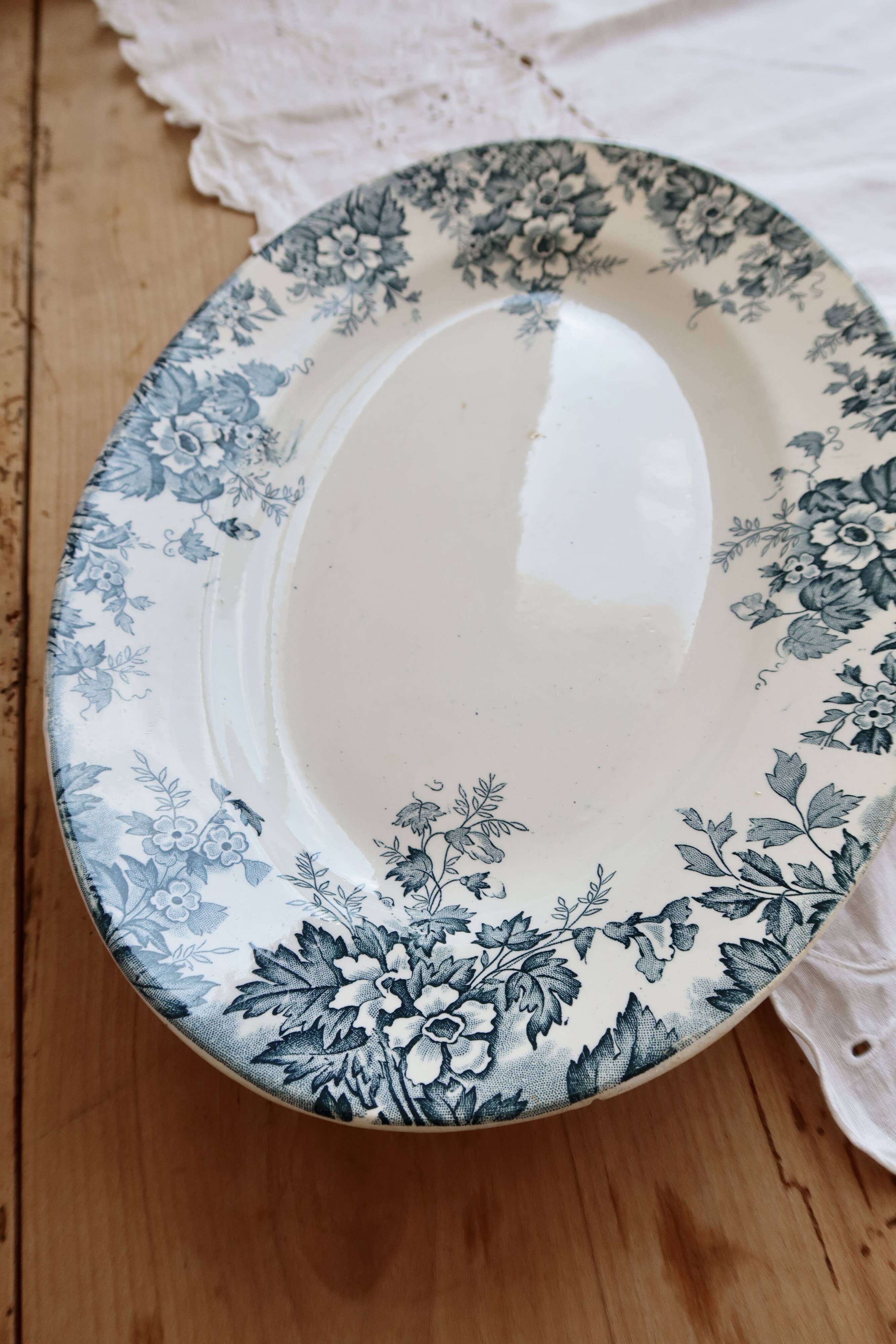 Antique oval serving dish, ironstone, Saint Amand and Hamage - Model Ma