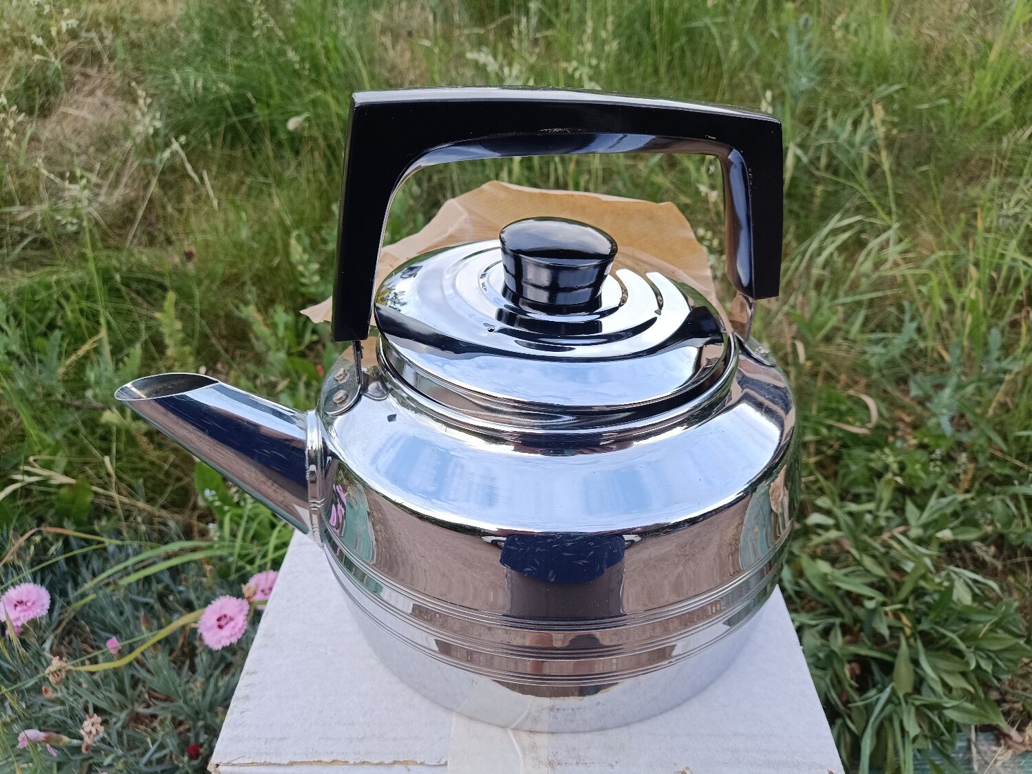 New kettle art deco baumlin