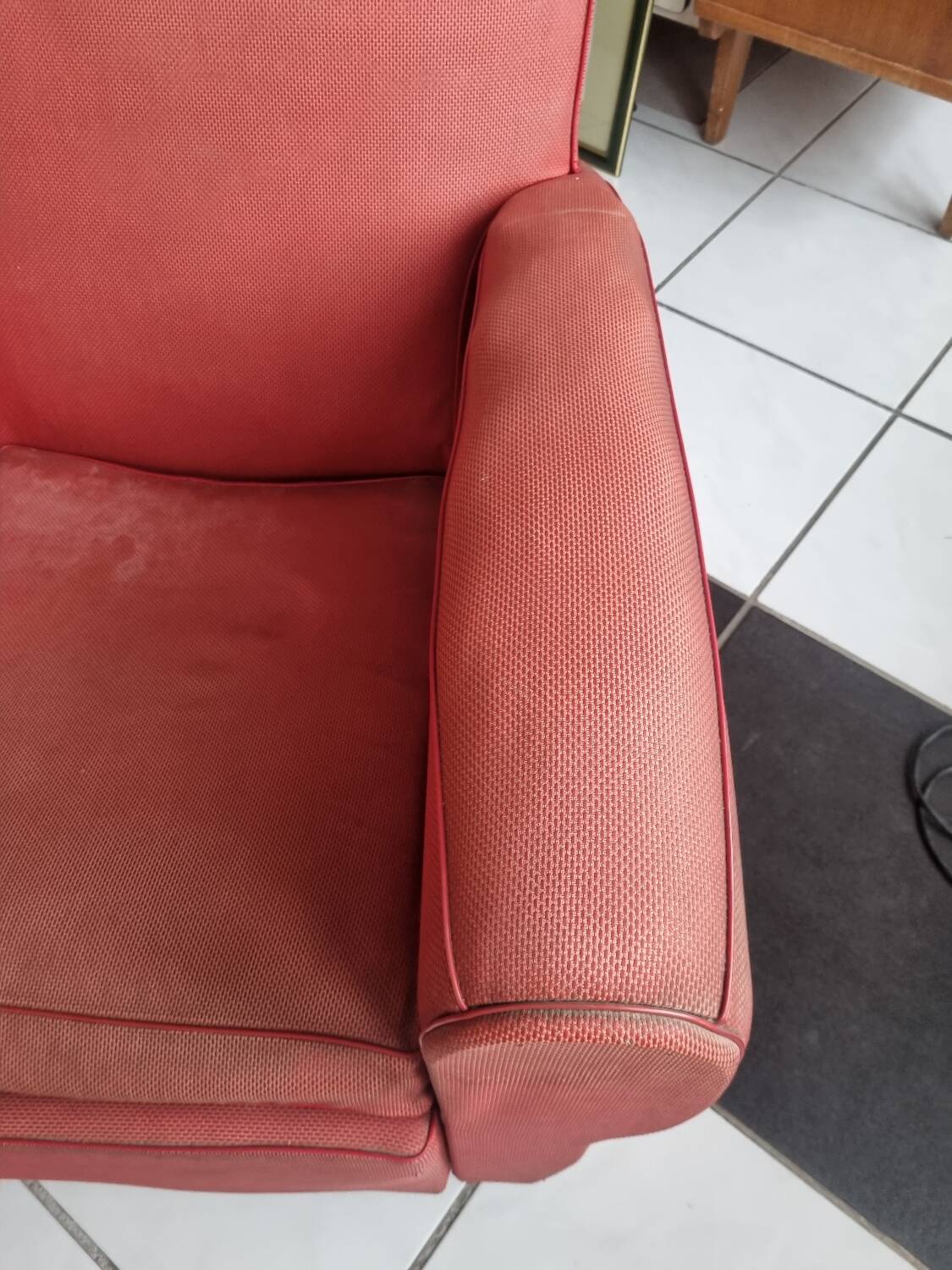 Ancien fauteuil club moustache