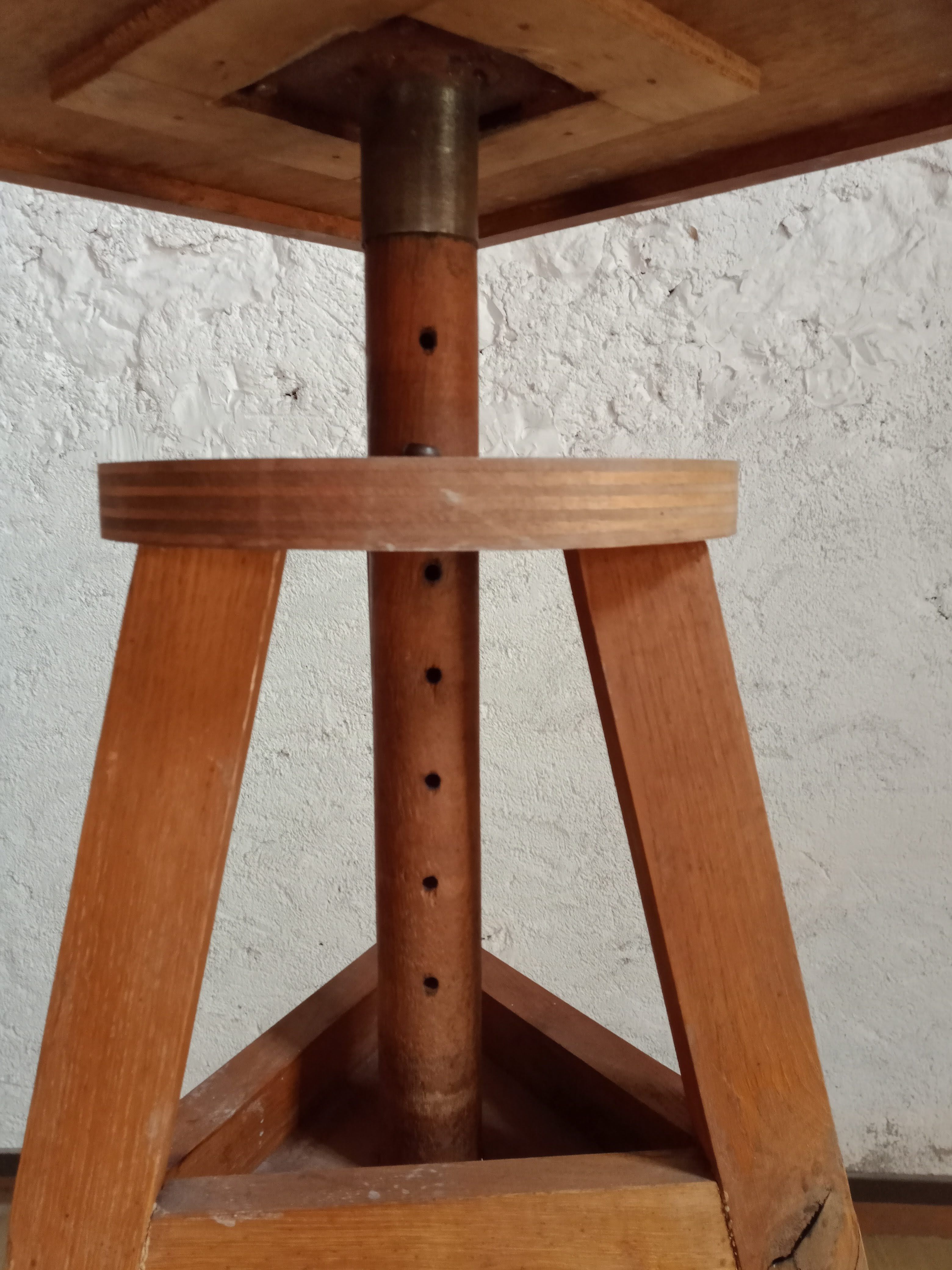 Oiled wood sculptor's harness