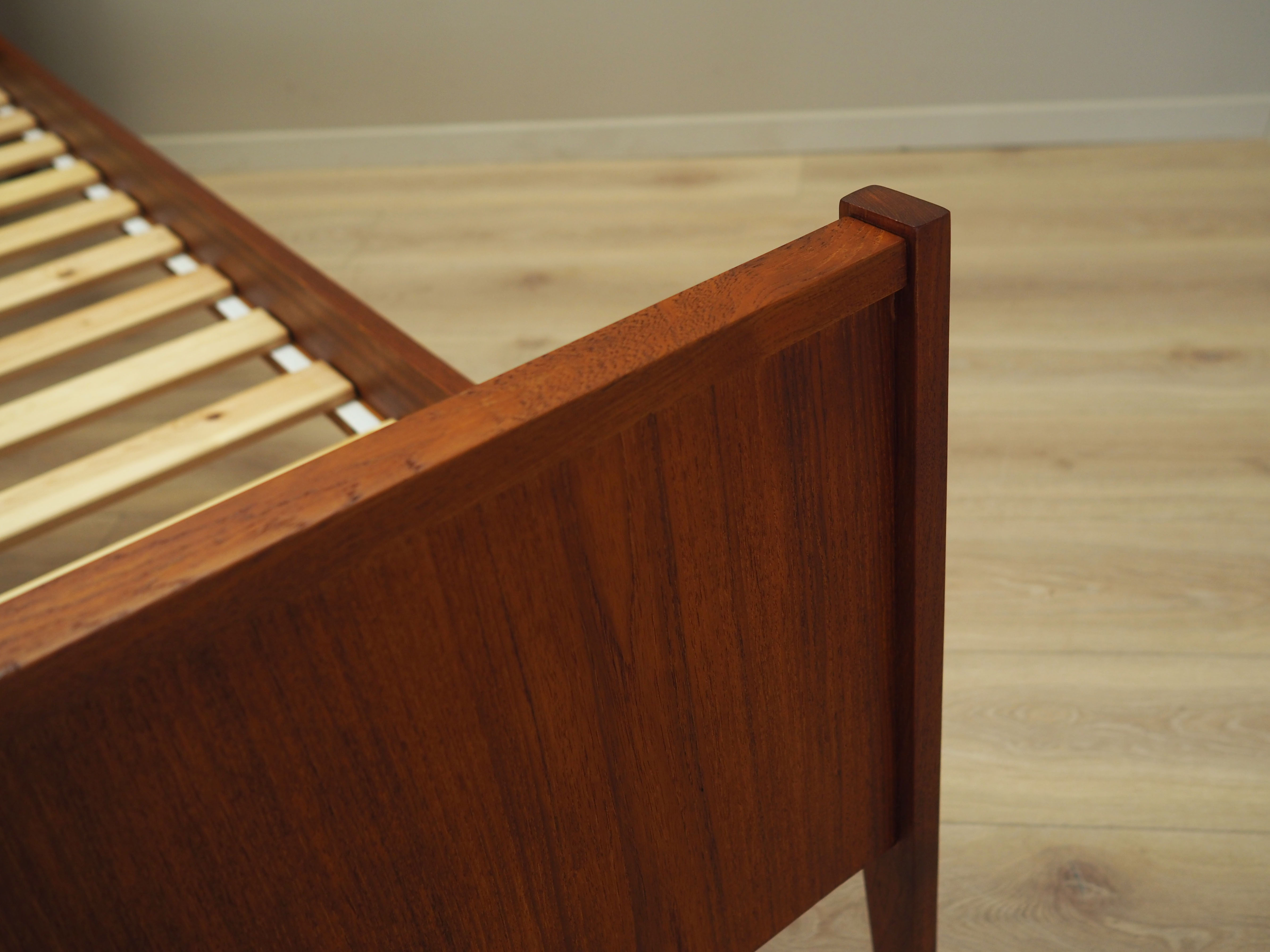 Lit en palissandre, design danois, années 1970, production: Danemark