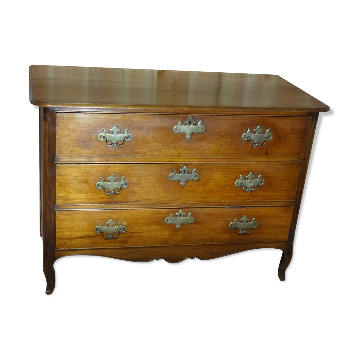 Late 18th century chest of drawers in light mahogany