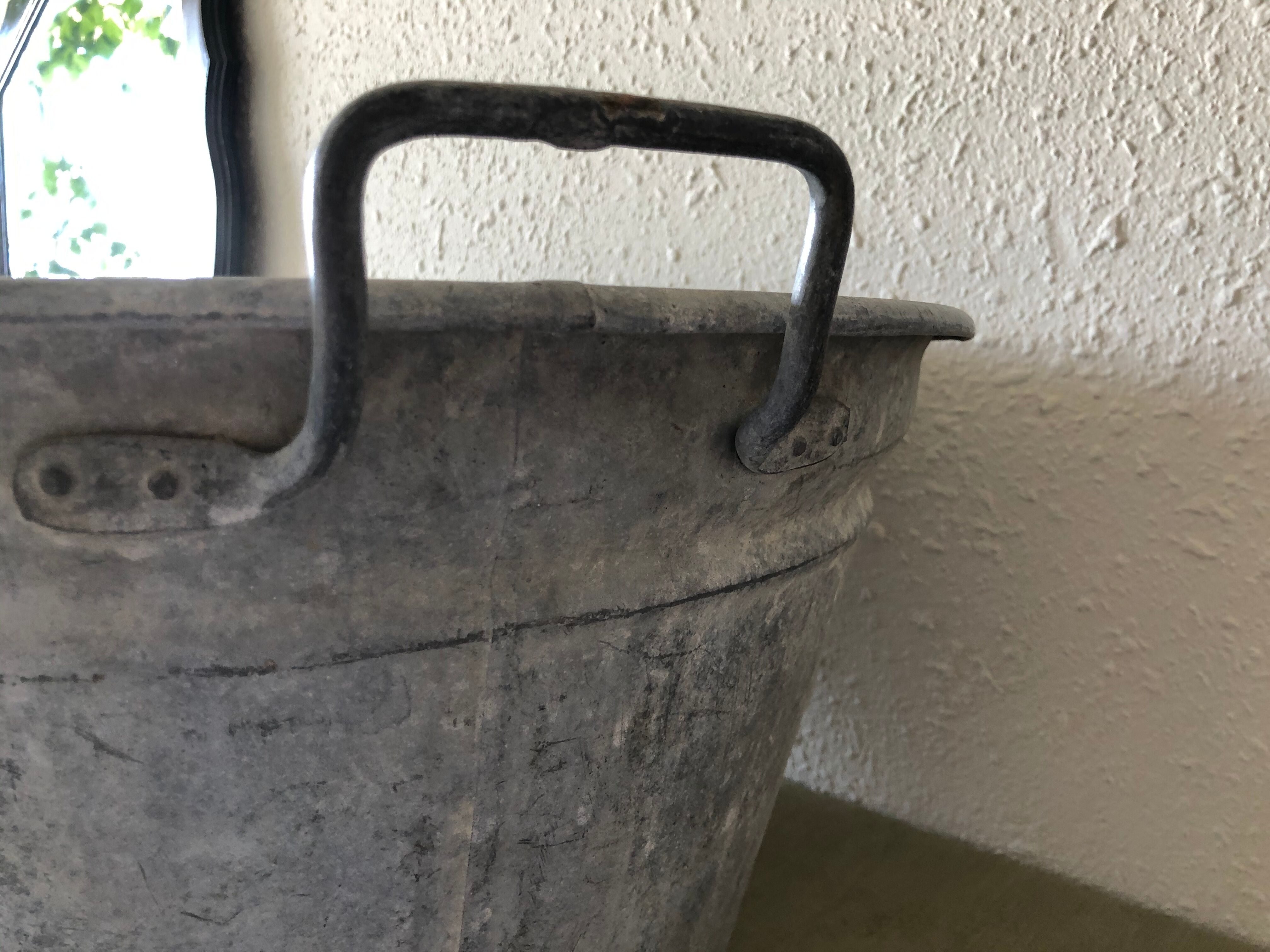 Old zinc basin 80 L