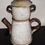 Stoneware coffee pot with filter