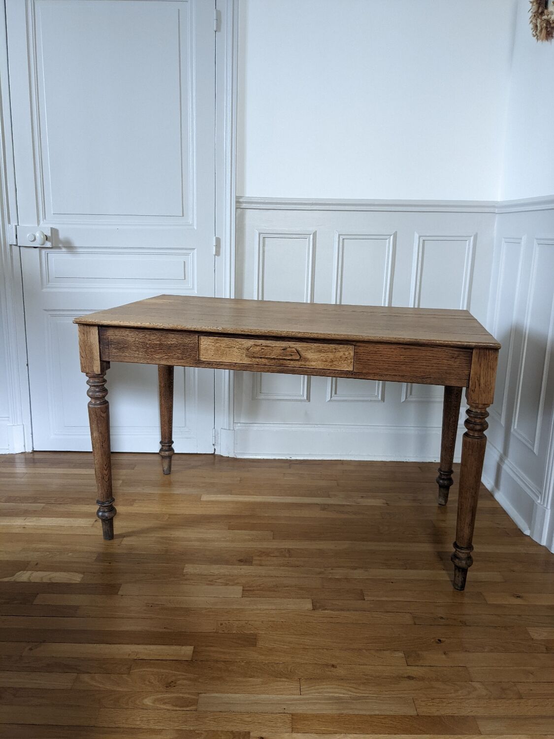 Farm table with turned legs
