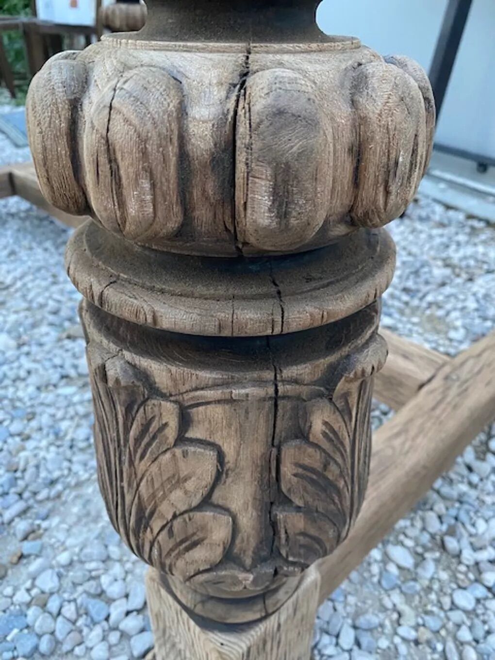 Extendable monastery table