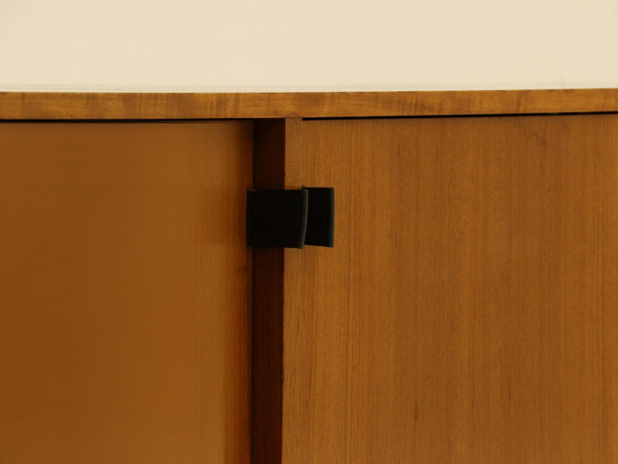 Buffet de style Mid-Century signé Florence Knoll pour Knoll International
