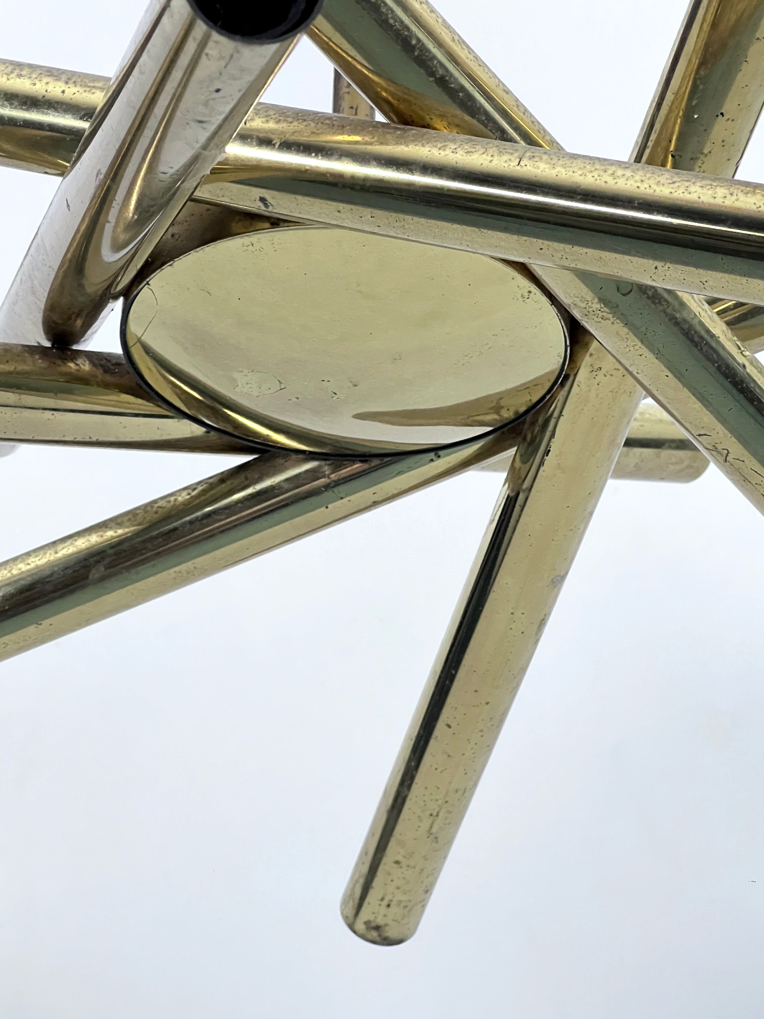 Mid-Century Modern 12 lights Brass chandelier by Stilnovo. Italy 1960s