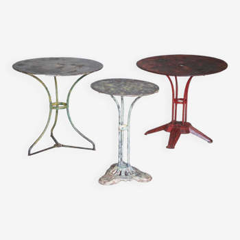 Lot de trois tables de bistrot en métal - France 1960