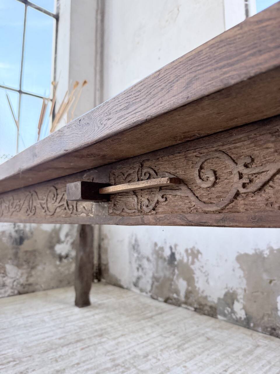 XL farmhouse table in solid oak, brutalist style, 20th century.