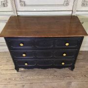 Commode en chêne Louis XV, patine noire, XVIIIe siècle