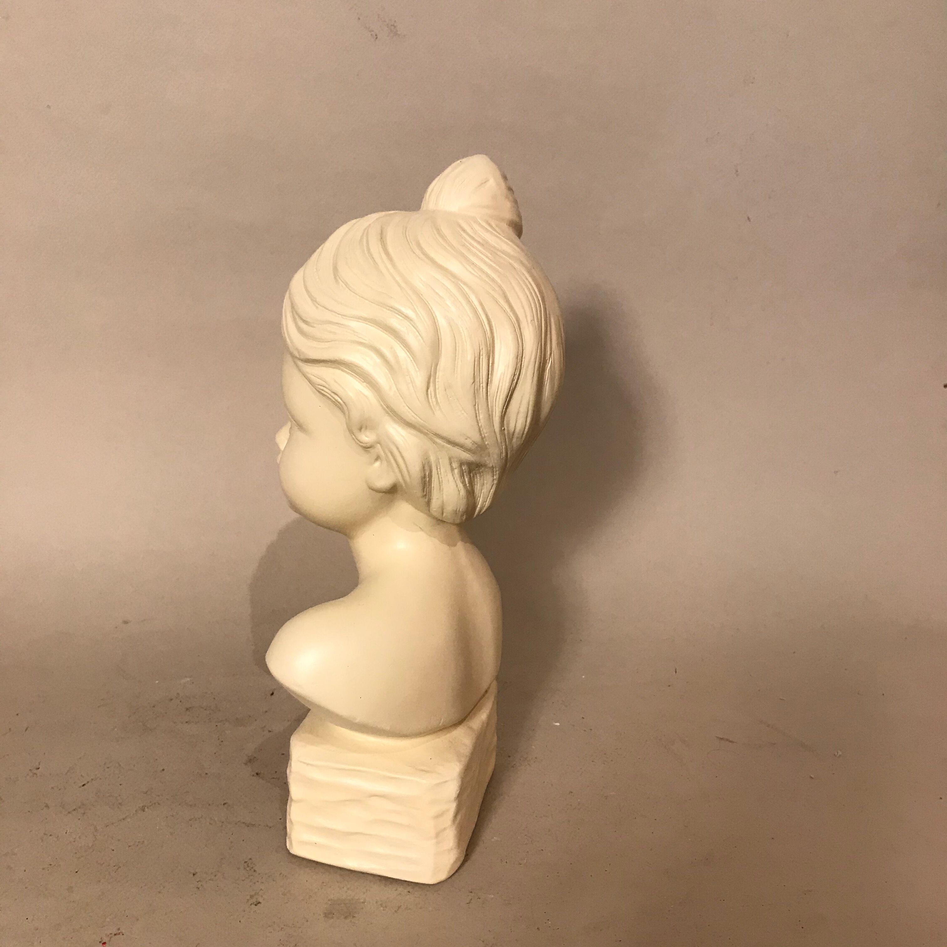 Bust sculpture child child plaster