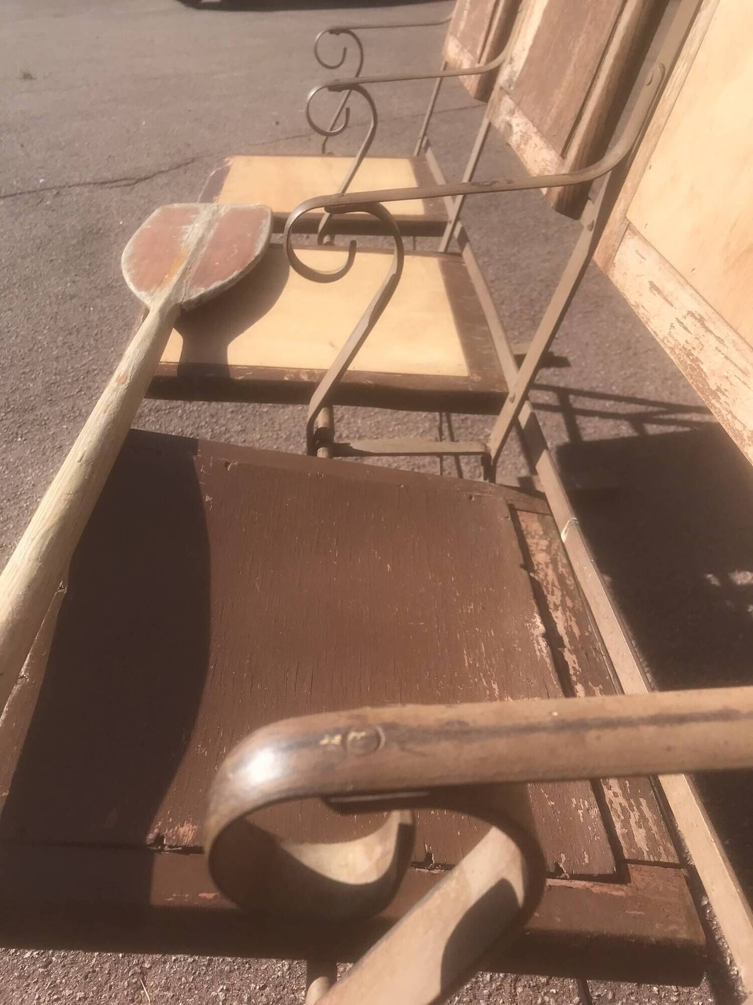 Série de 5 strapontins fauteuils de cinéma bois 1950
