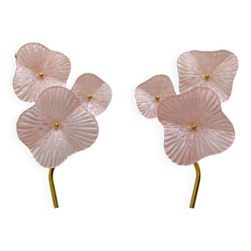 Paire d'appliques en verre de Murano rose nacré et laiton
