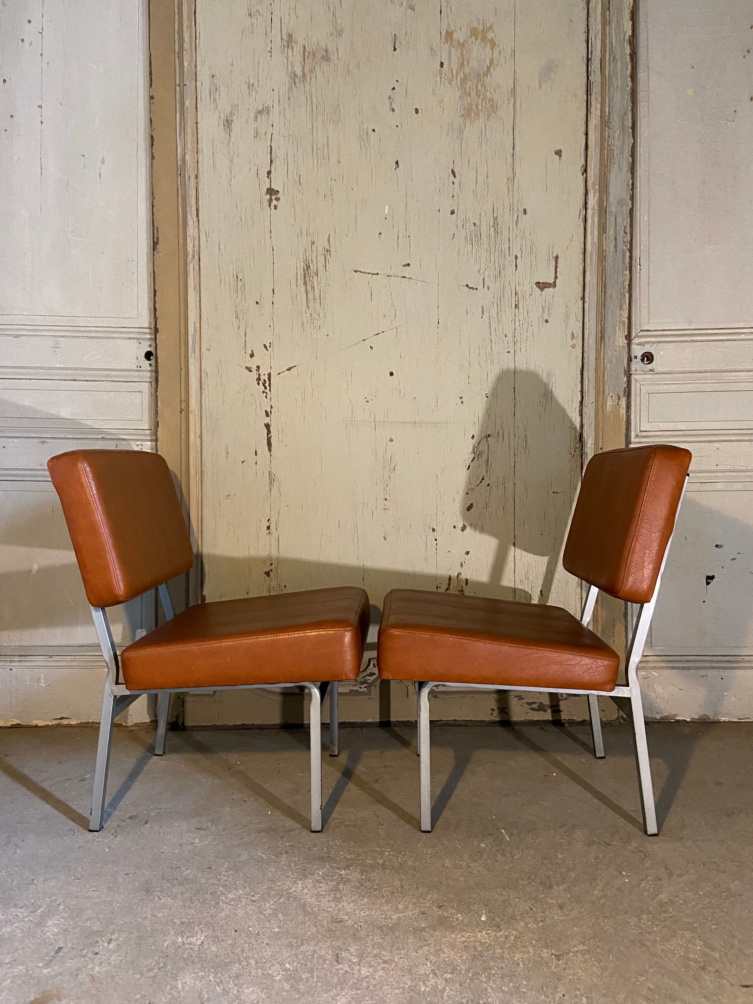 Pair of modernist low chairs in skai camel vintage 60s/70s