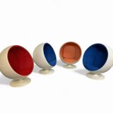 4 x fibreglass ball chair 1980s