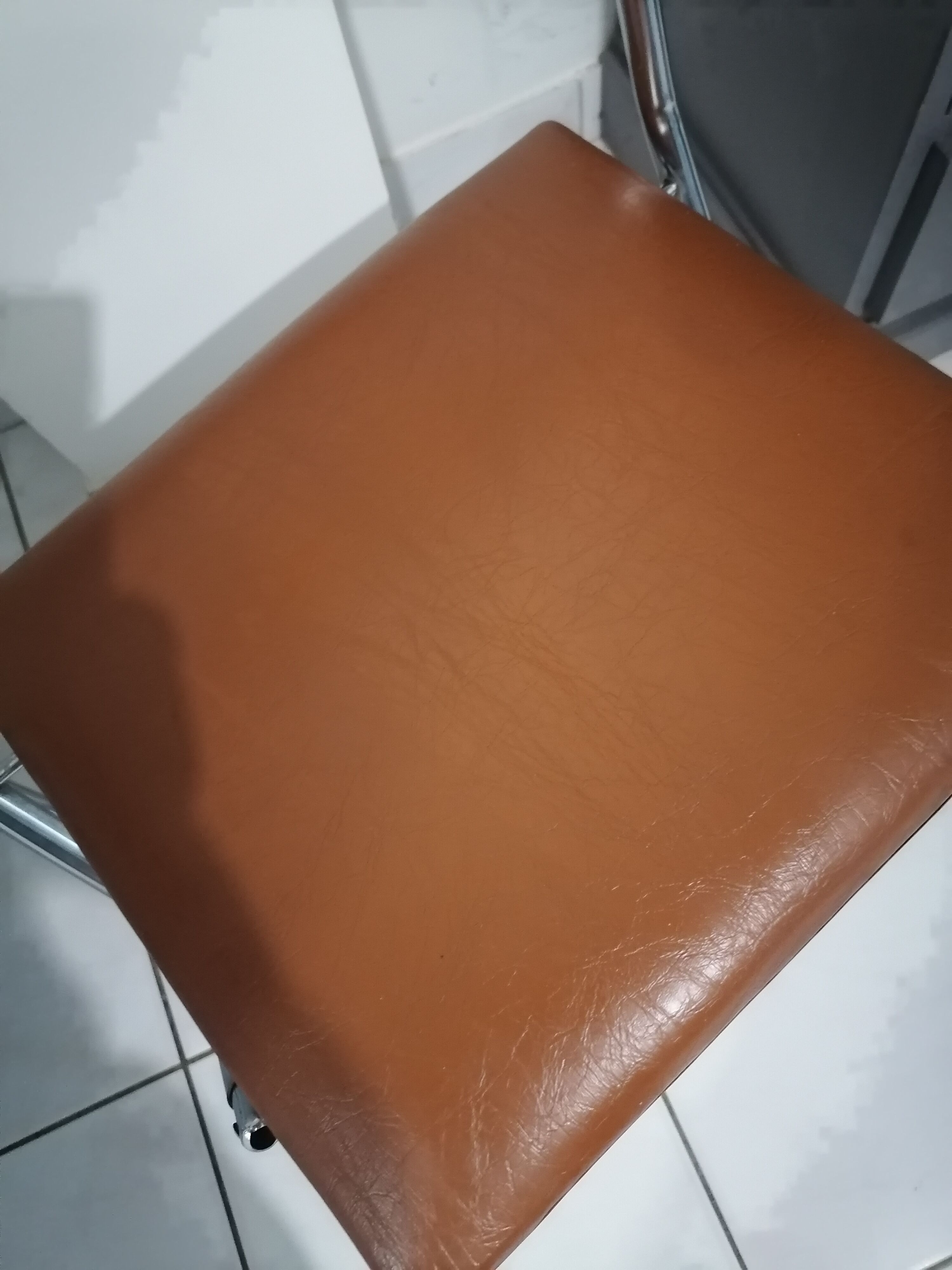 Lot de 2 chaises sodomexyl  chromées pliantes skaï