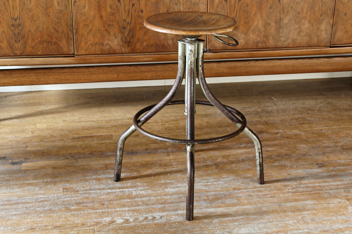 Adjustable industrial stool
