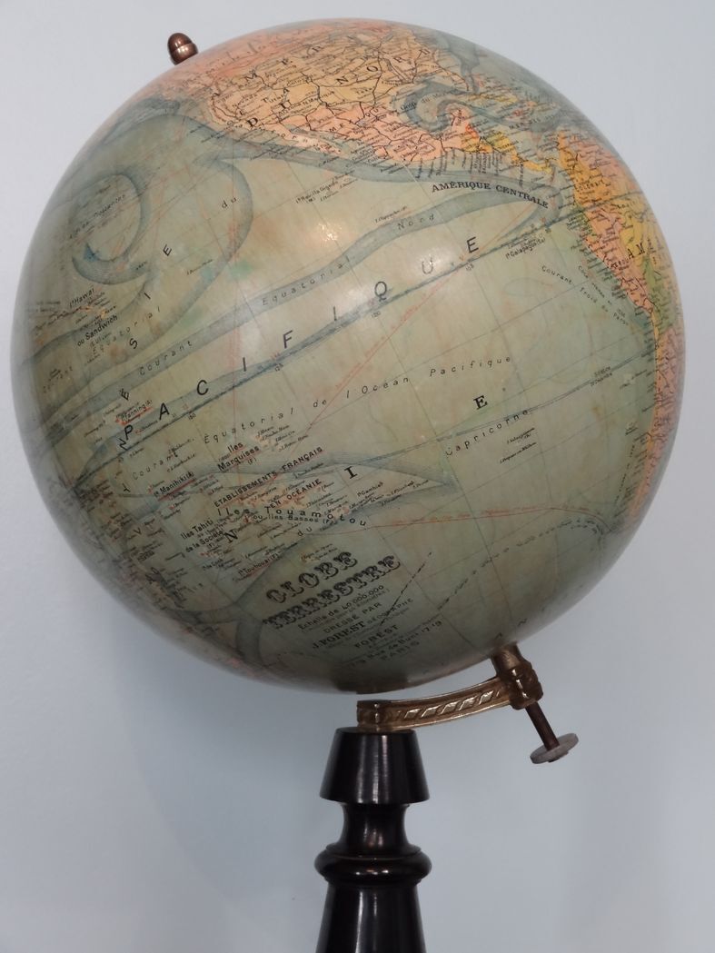 Globe terrestrial Forest late nineteenth / early twentieth wood base turned