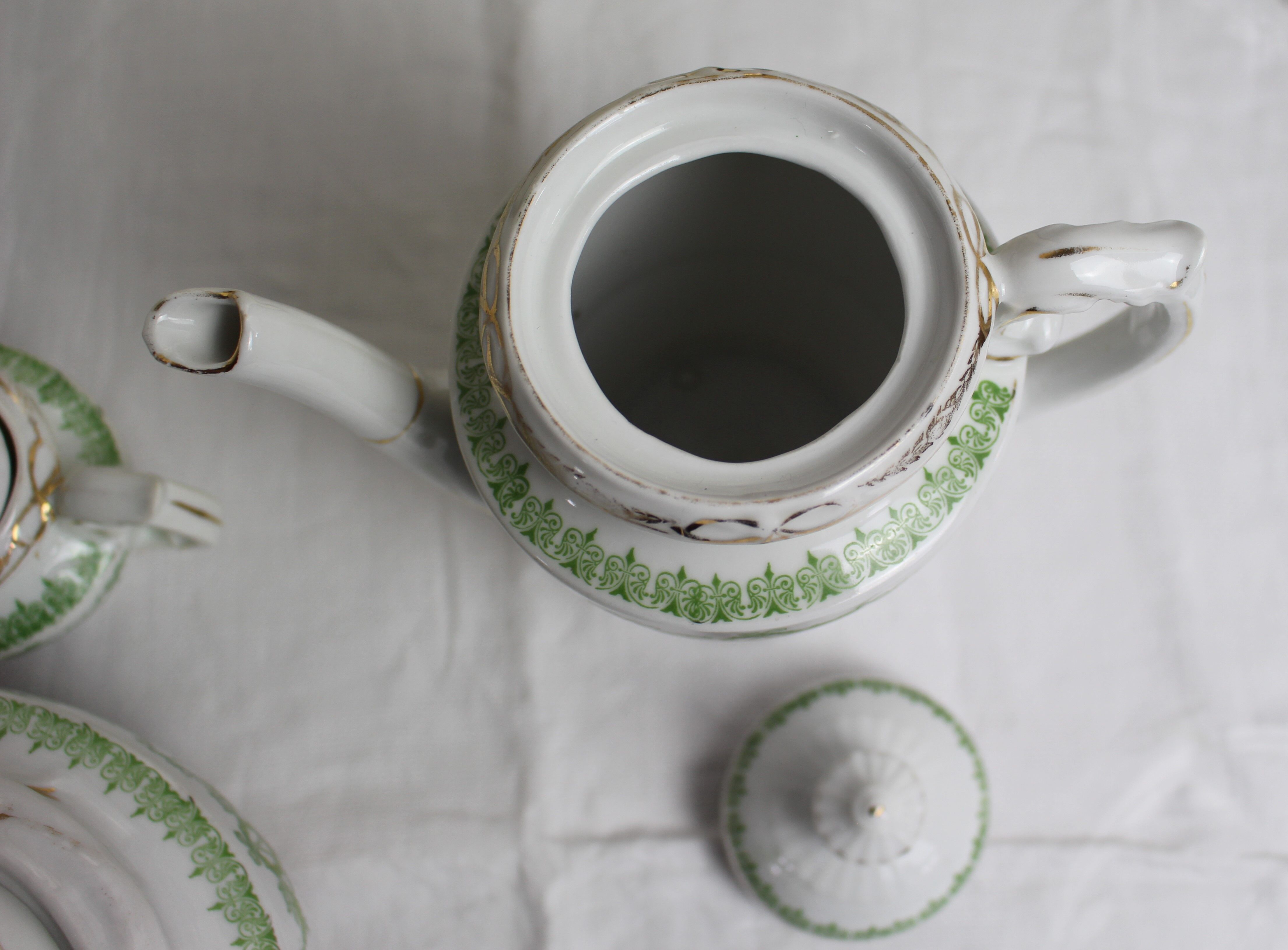 19th century porcelain coffee/teapot service