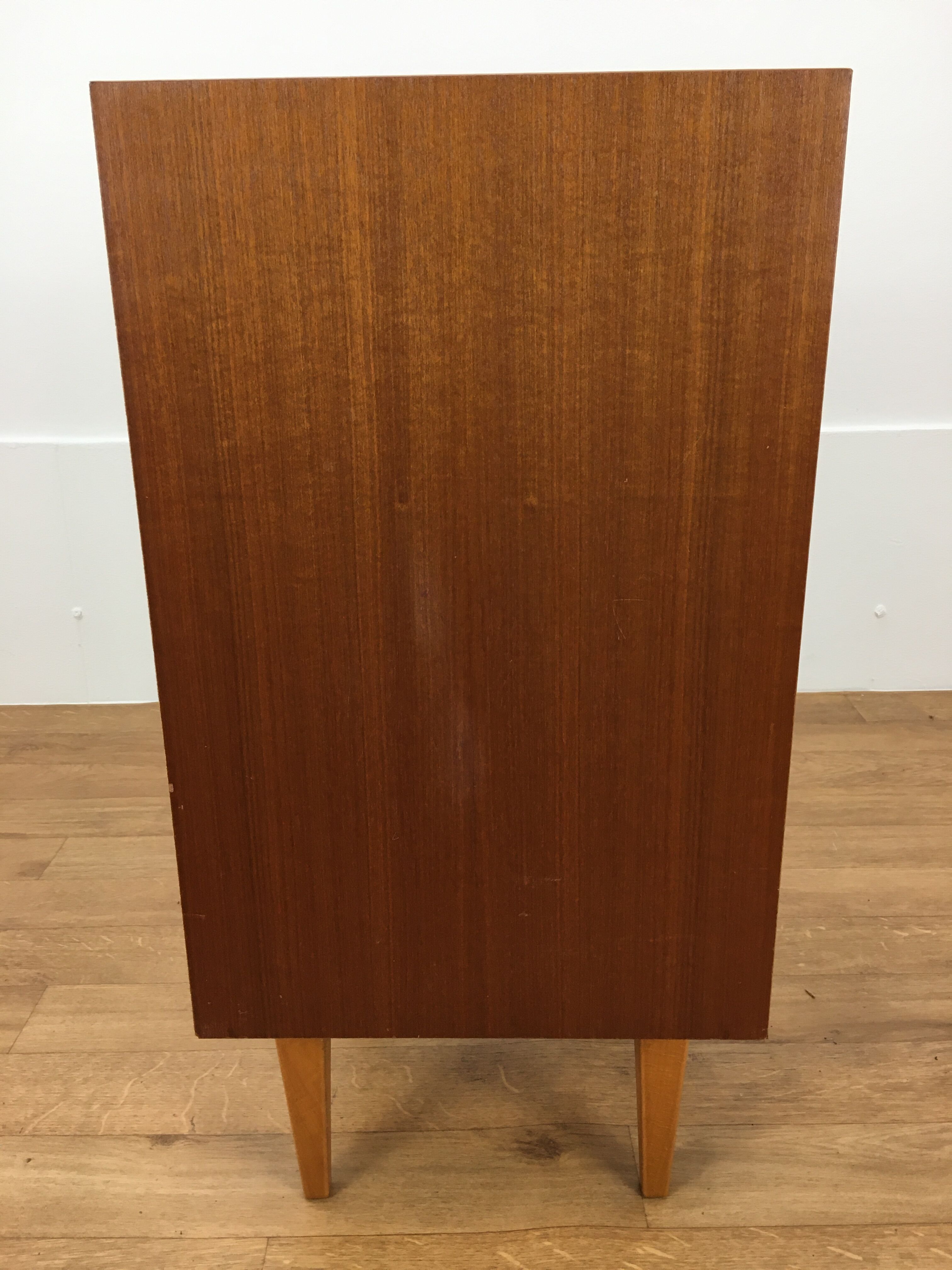 Scandinavian clothing dresser 4 drawers