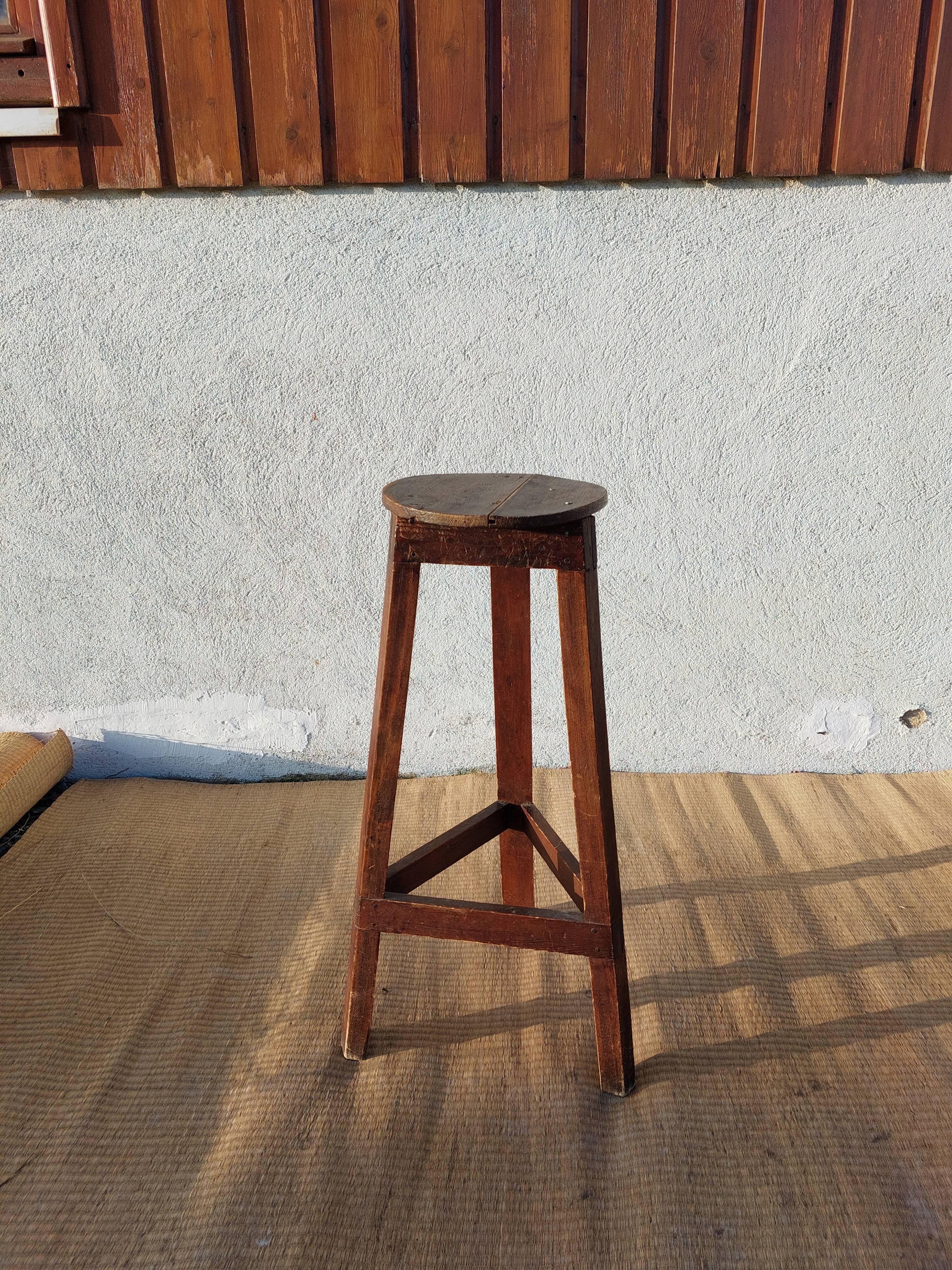 Tripod stool