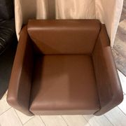 Vintage "club" cube armchair in faux leather with brutalist lines (1980s)