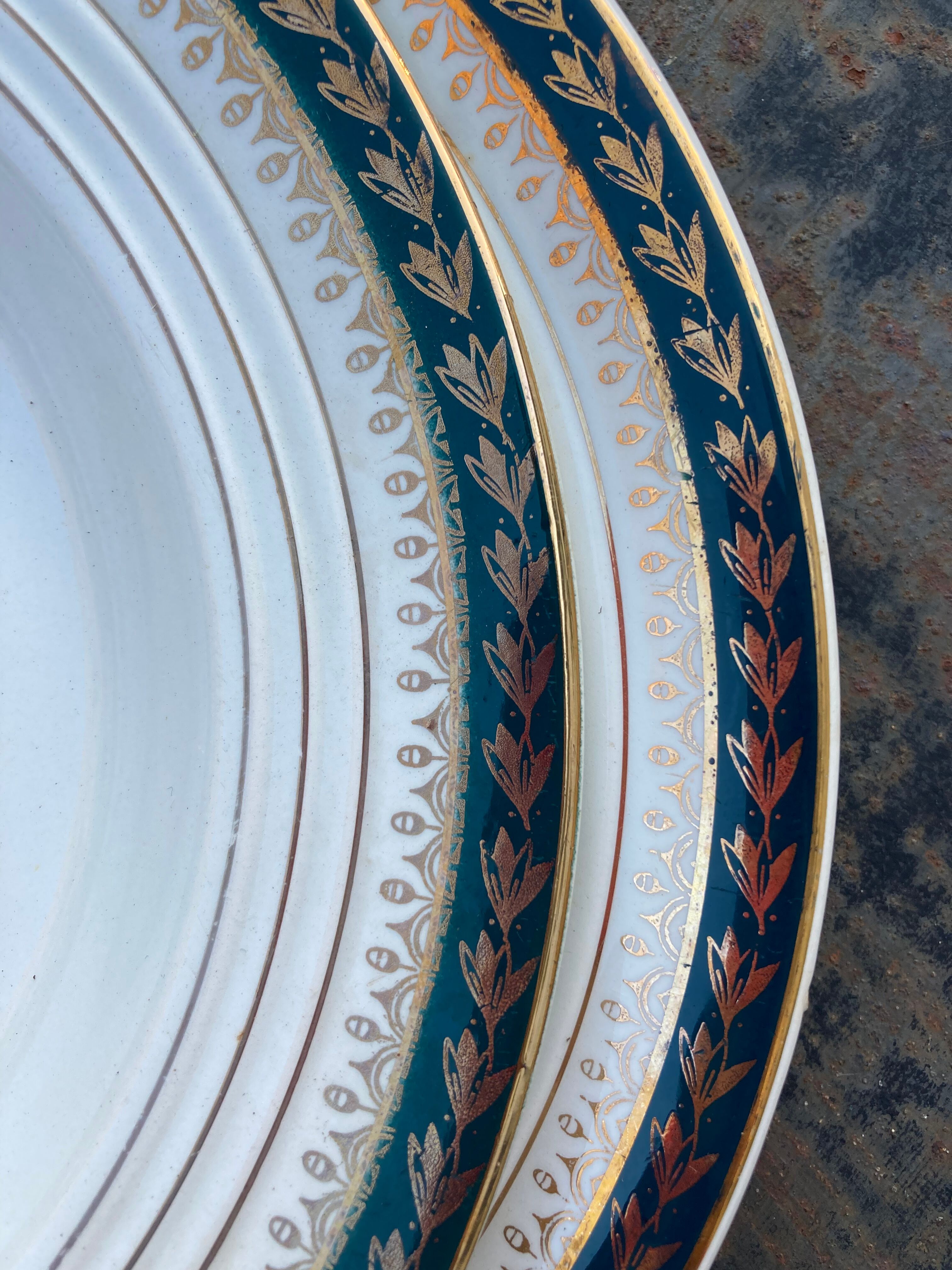 Plates for 14 people Céranord Saint Amand green and golden including hollows and plates