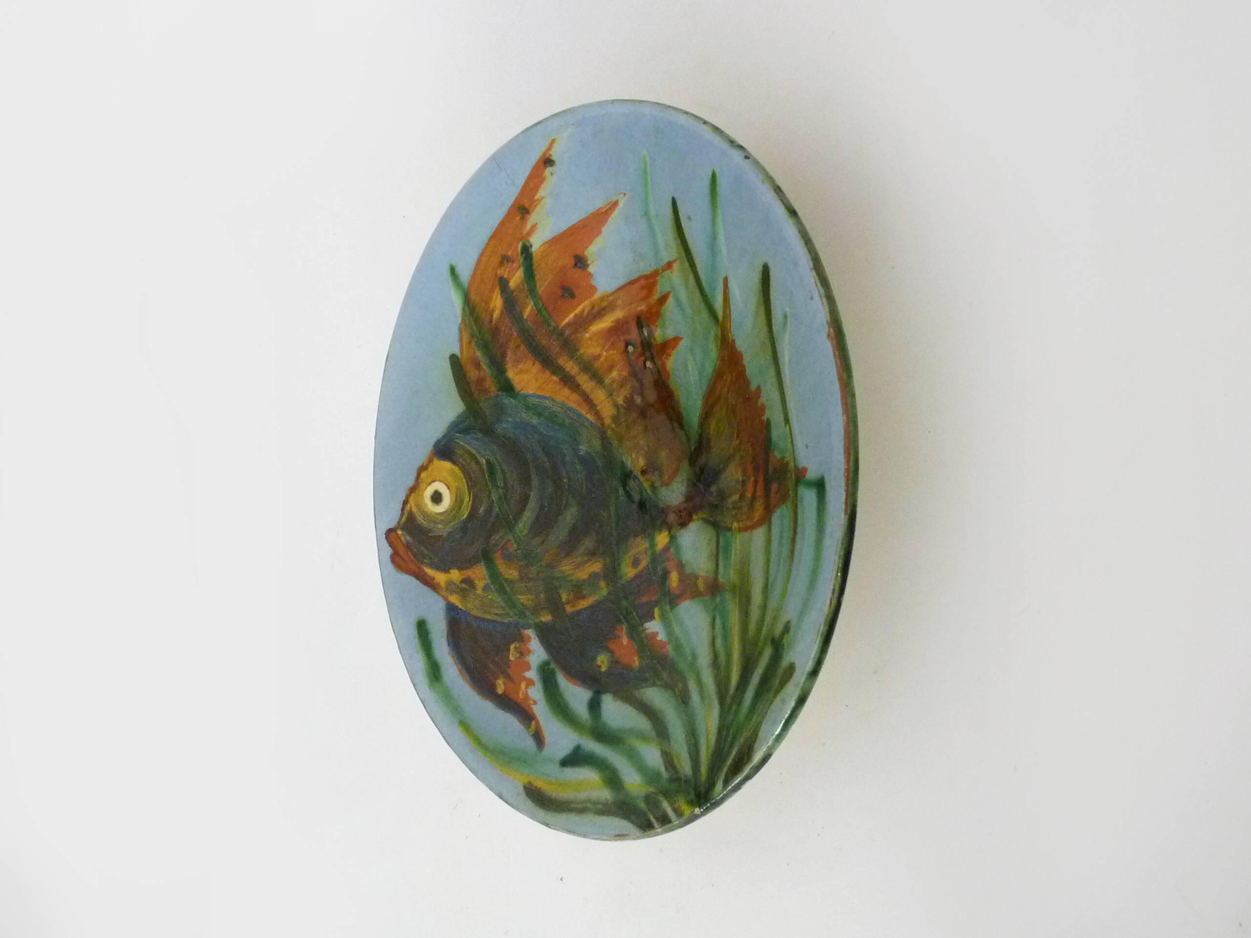 Decorative ceramic wall plate with fish decoration by Puigdemont.