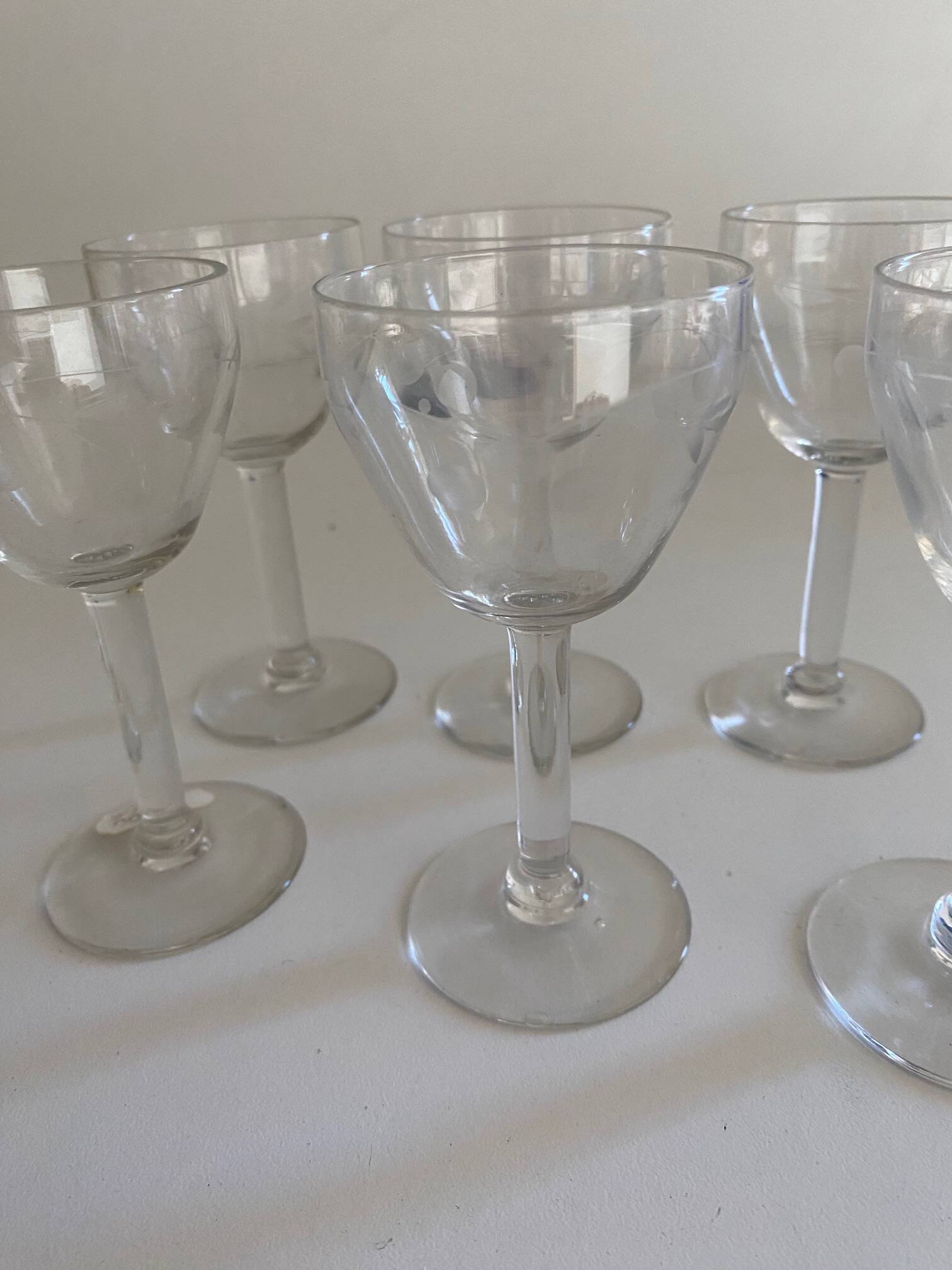Set of 6 port wine glasses with engraved cherry decor from the 50s/60s