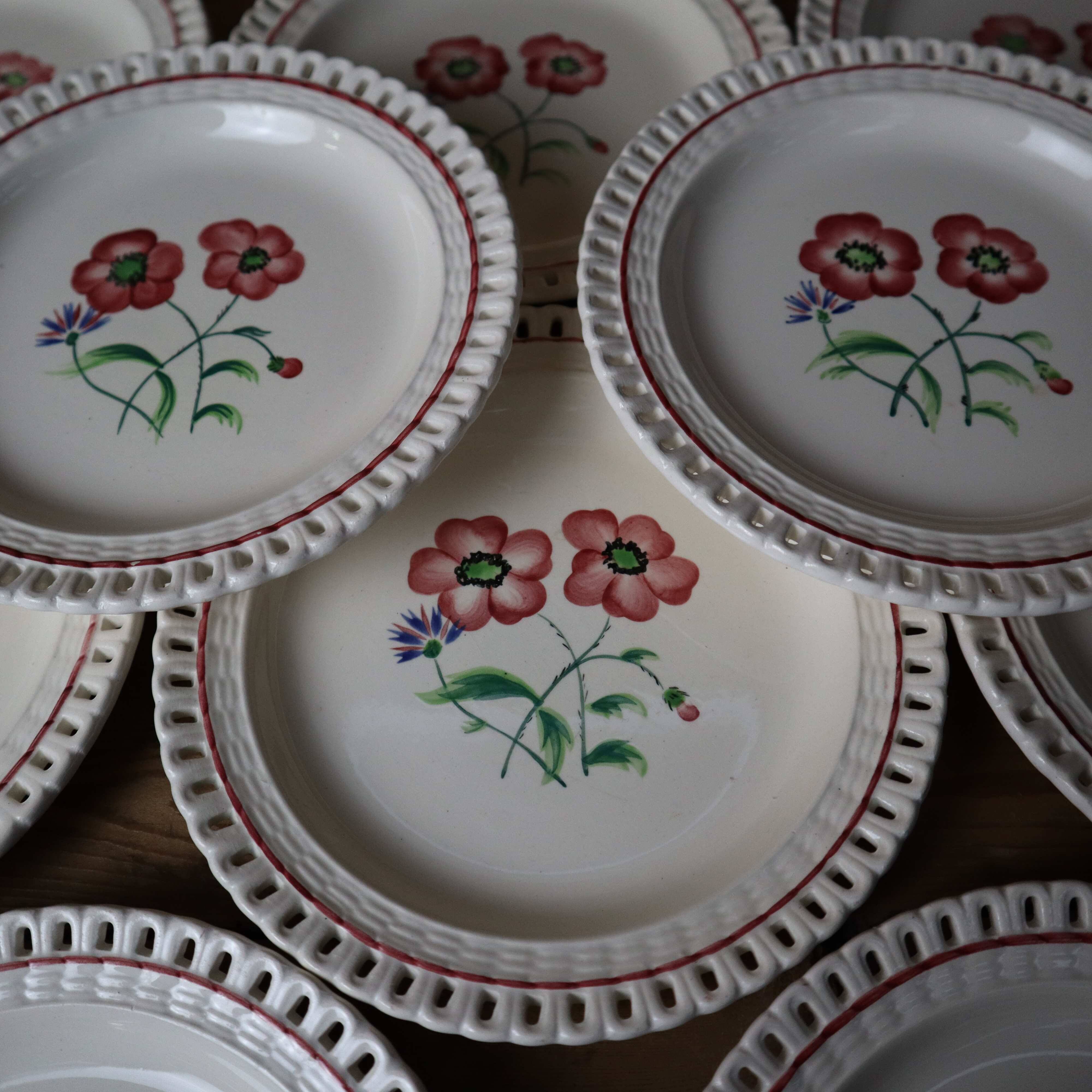 Set of 10 half-porcelain Lunéville dessert plates