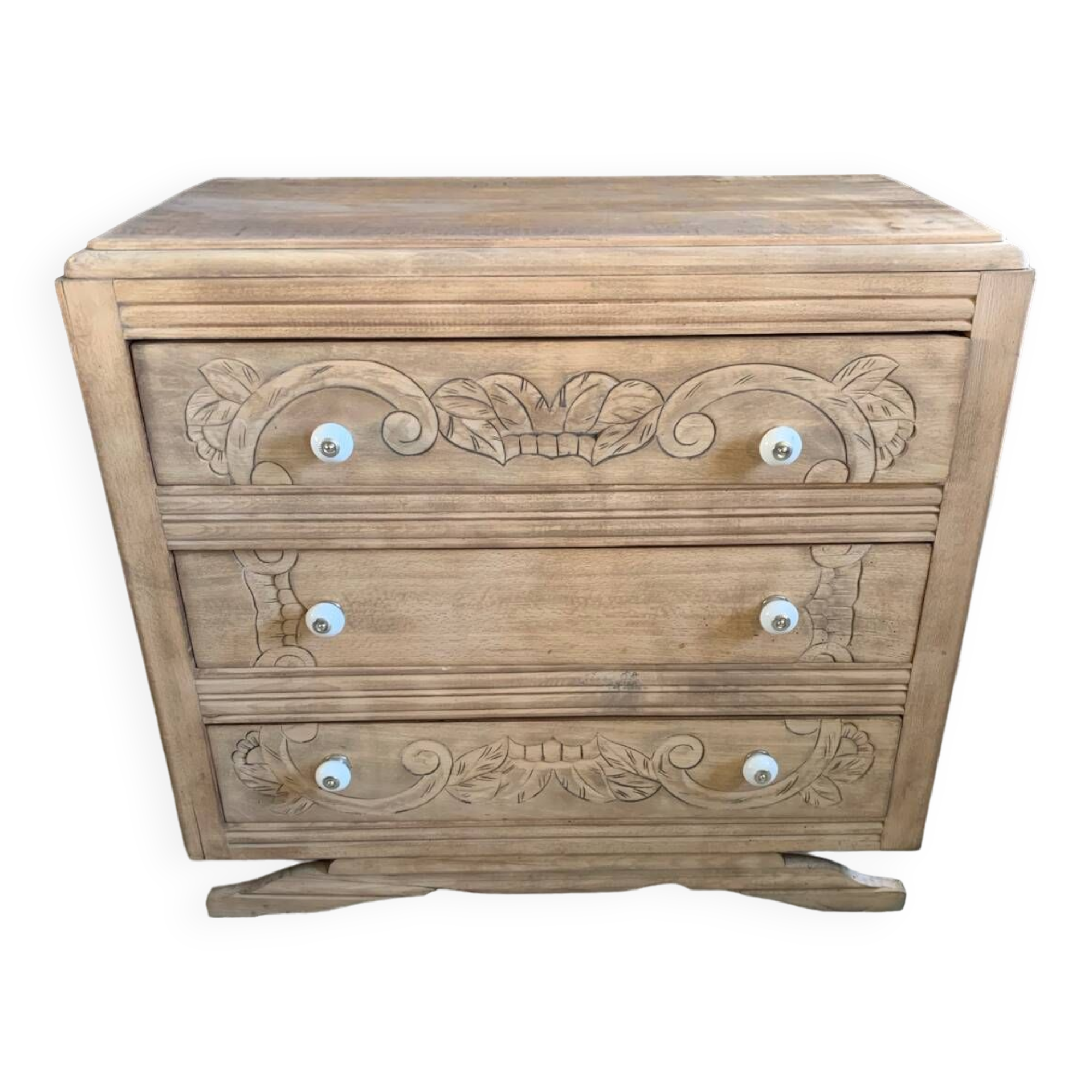 Old chest of drawers