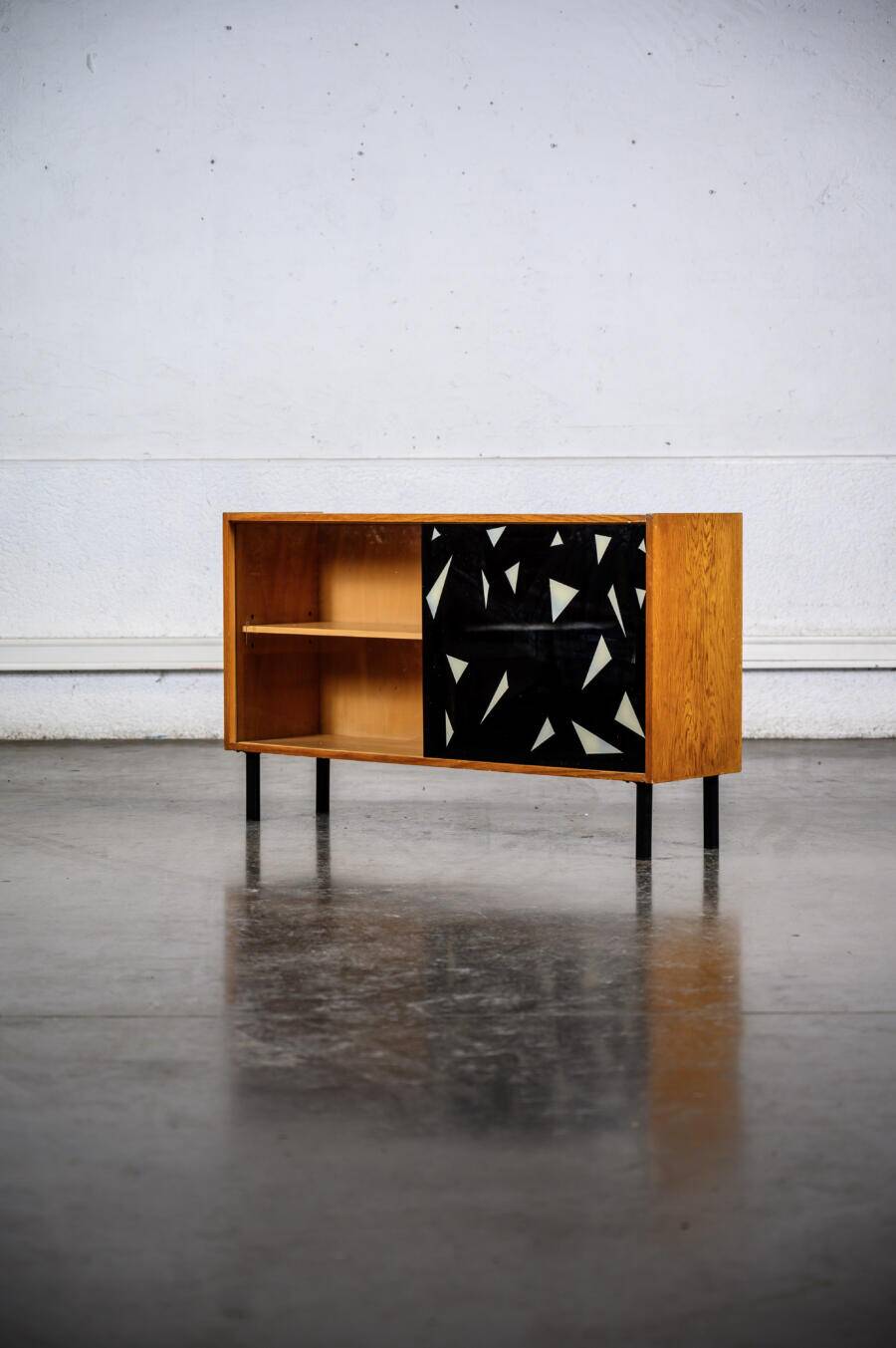 Display cabinet
